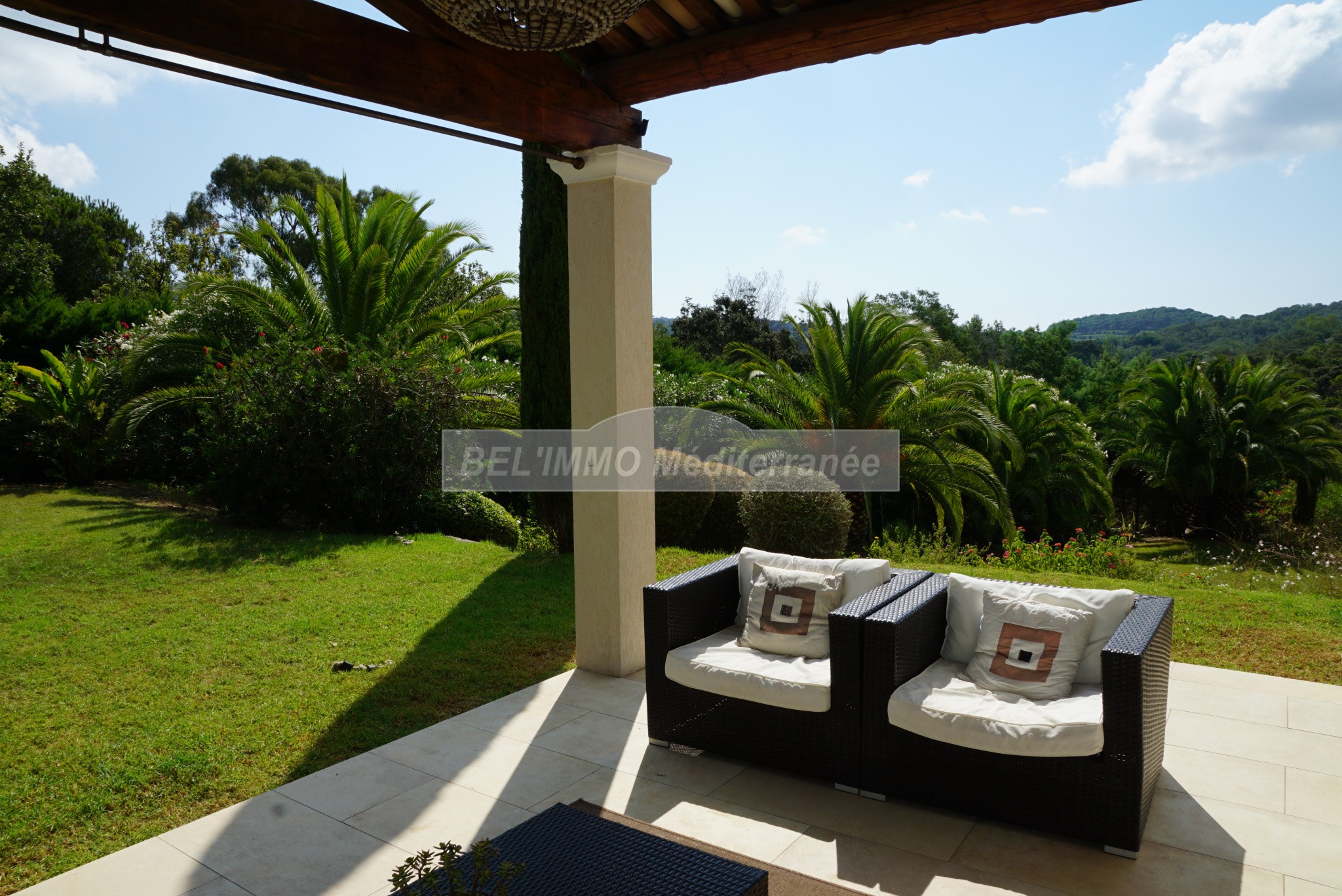 Propriété de 200 m2, piscine, terrain de 4000 m2 — photo 6