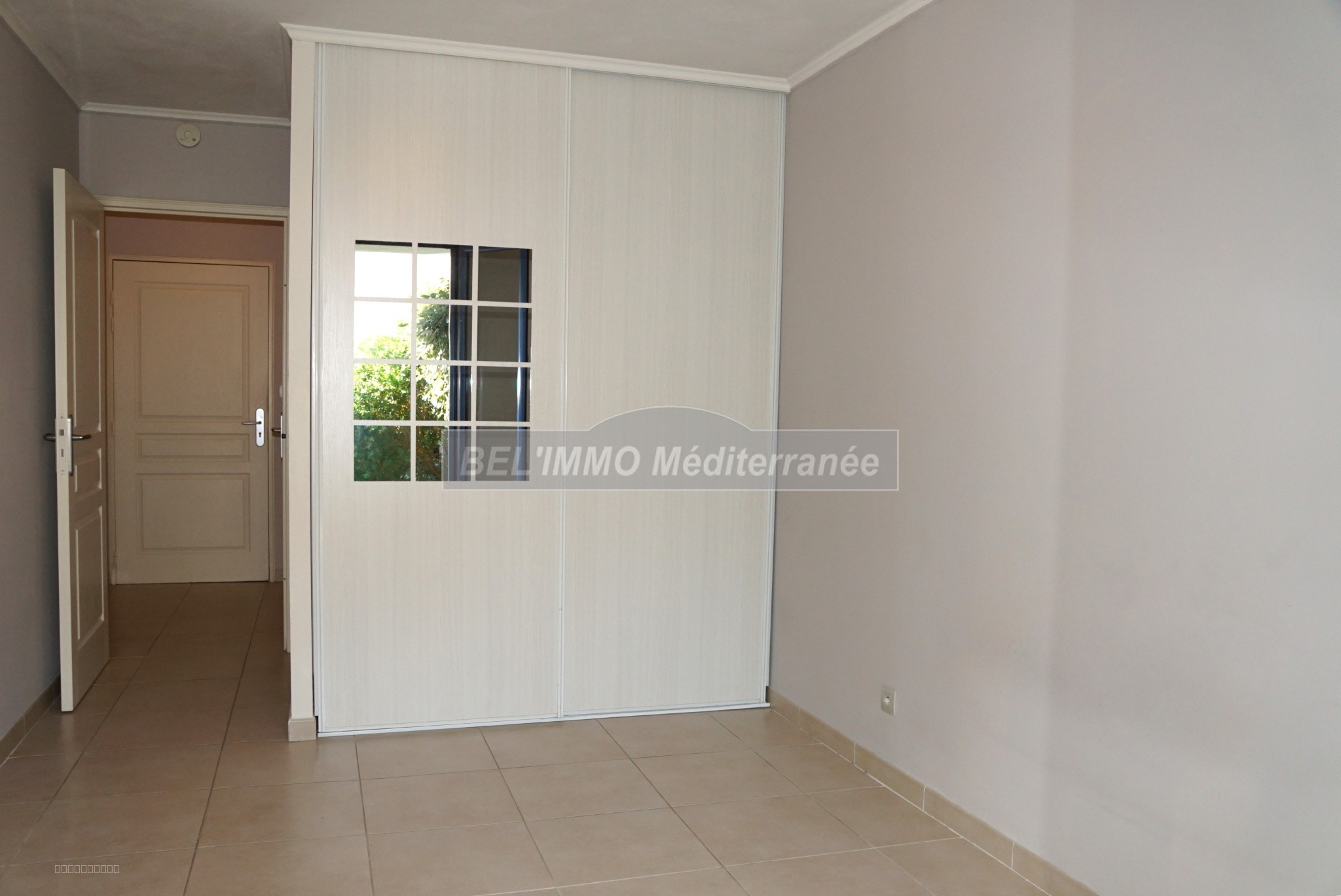 Bel F2 de 44 m2, 50 m2 de Terrasse et Jardin, Garage — photo 6