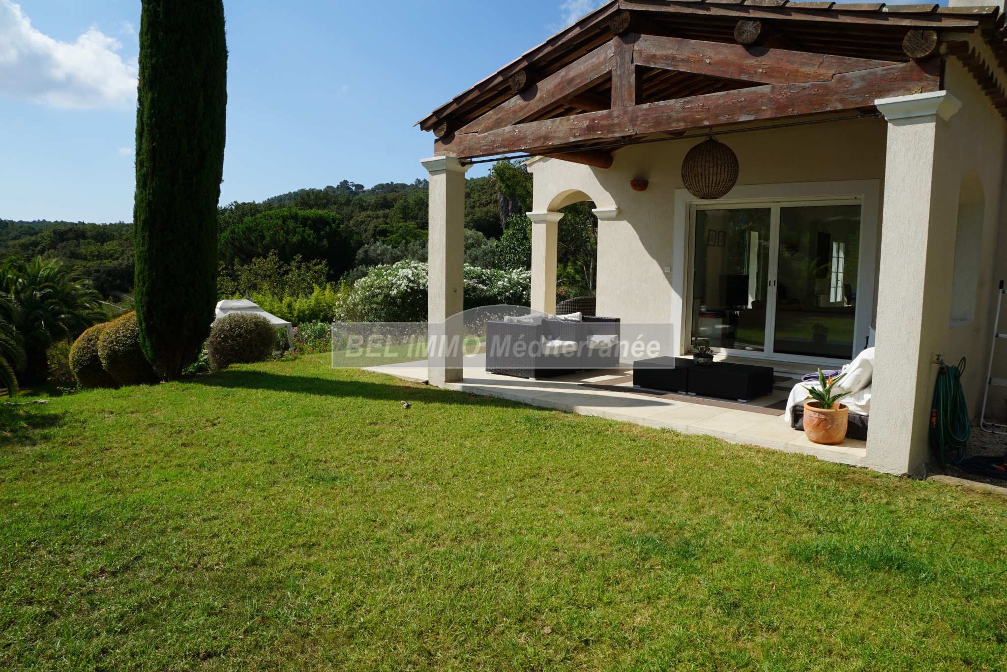 Propriété de 200 m2, piscine, terrain de 4000 m2 — photo 5