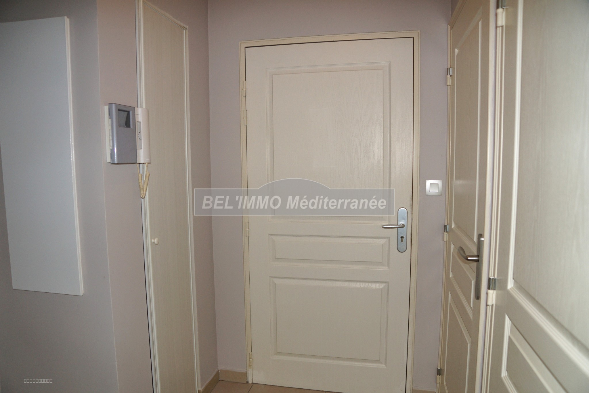 Bel F2 de 44 m2, 50 m2 de Terrasse et Jardin, Garage — photo 8