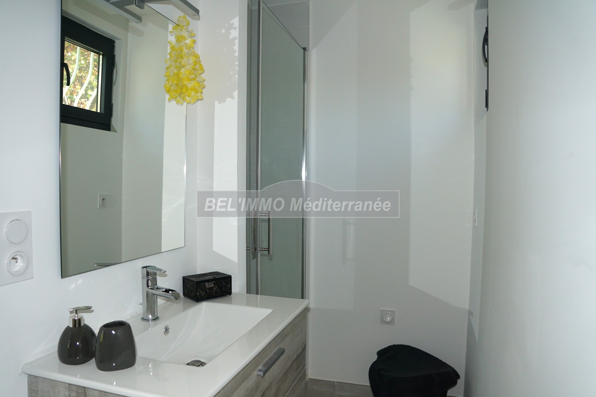 Très bel F5 meublé de 96 m2 hab., Terrasse, Cave et Parking. PISCINE — photo 6