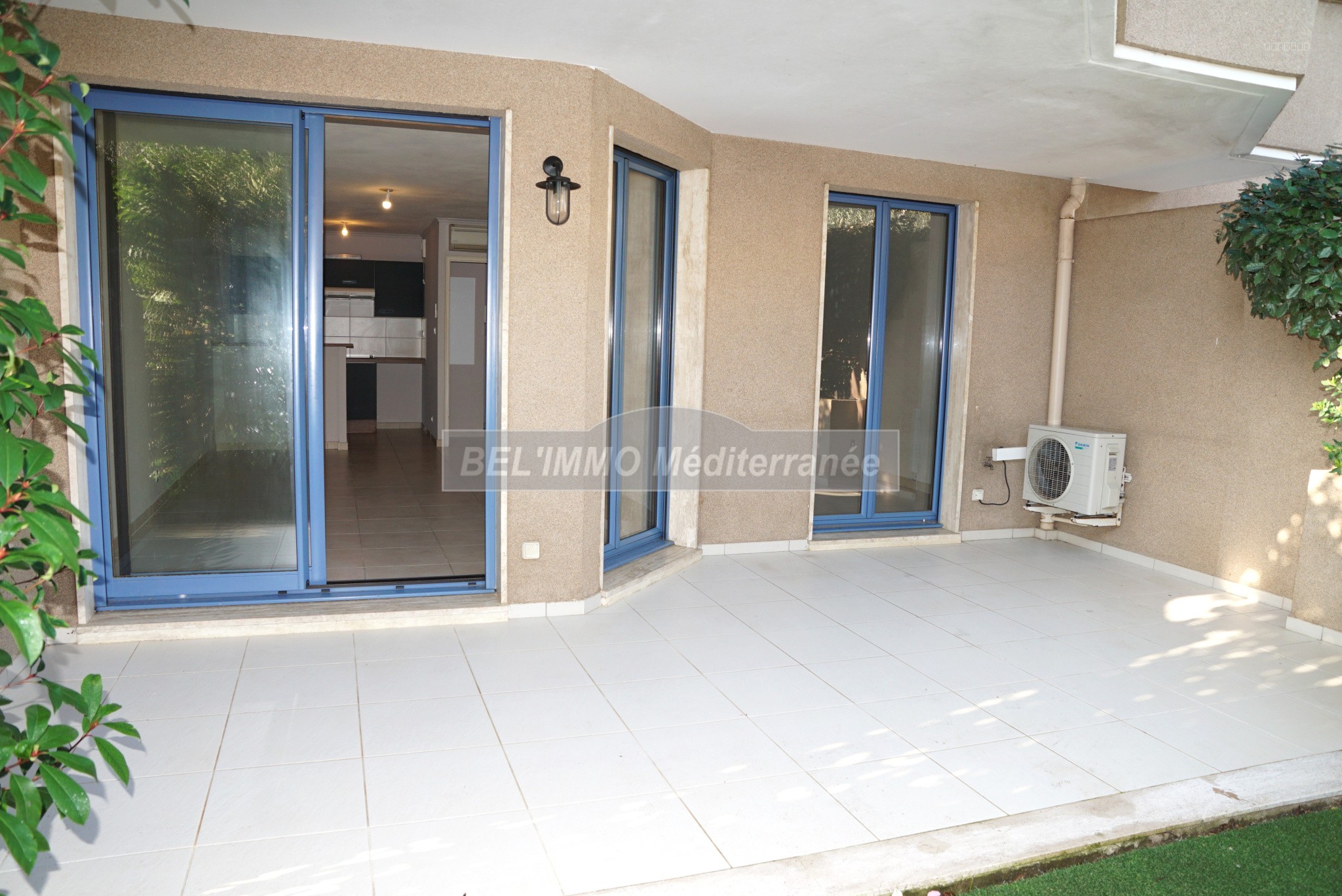 Bel F2 de 44 m2, 50 m2 de Terrasse et Jardin, Garage — photo 9