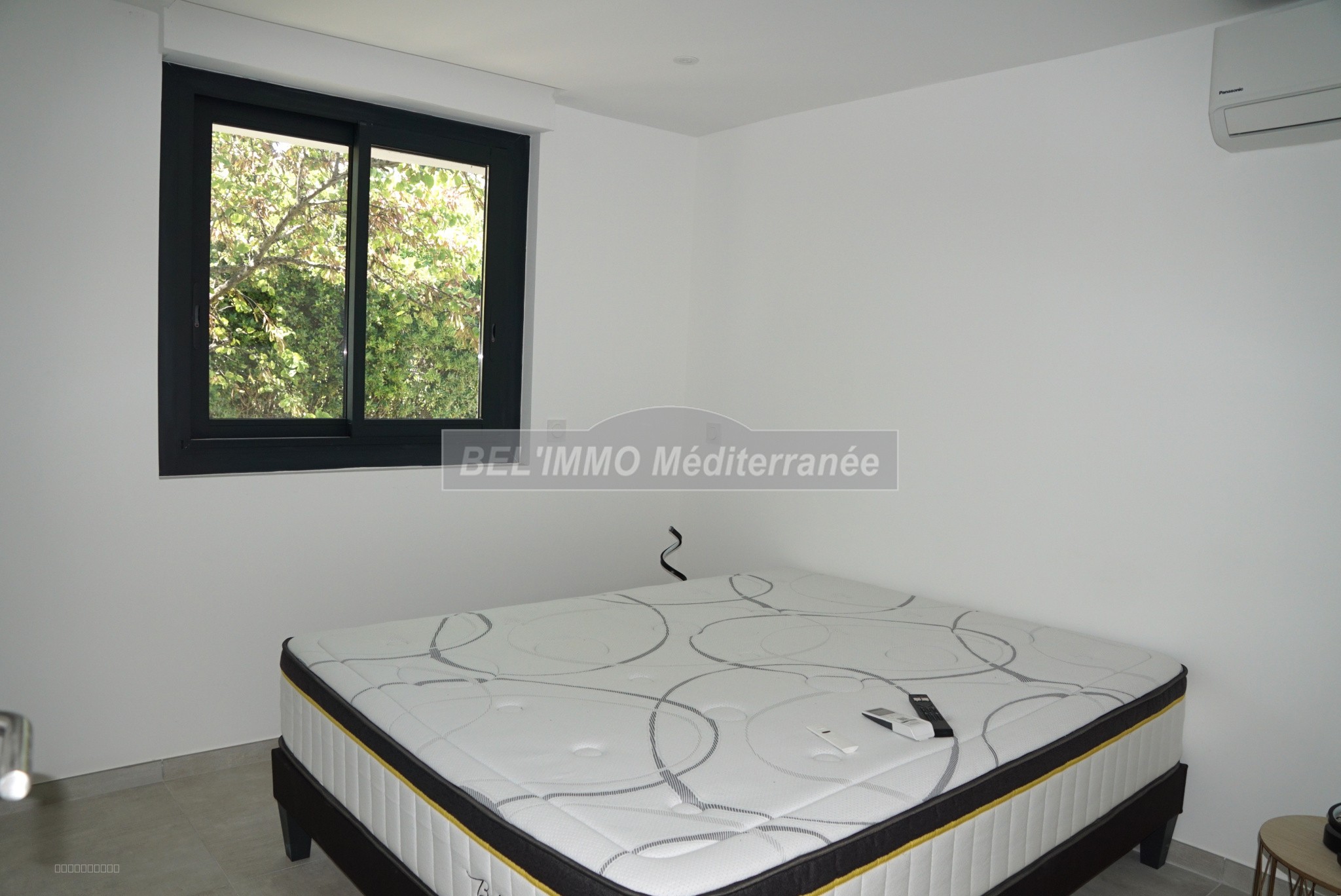 Très bel F5 meublé de 96 m2 hab., Terrasse, Cave et Parking. PISCINE — photo 8