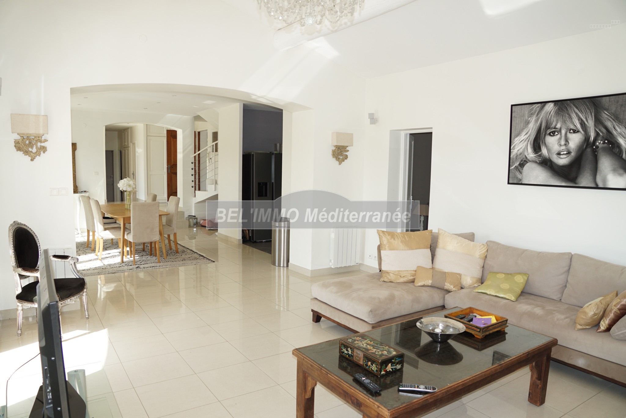 Propriété de 200 m2, piscine, terrain de 4000 m2 — photo 11