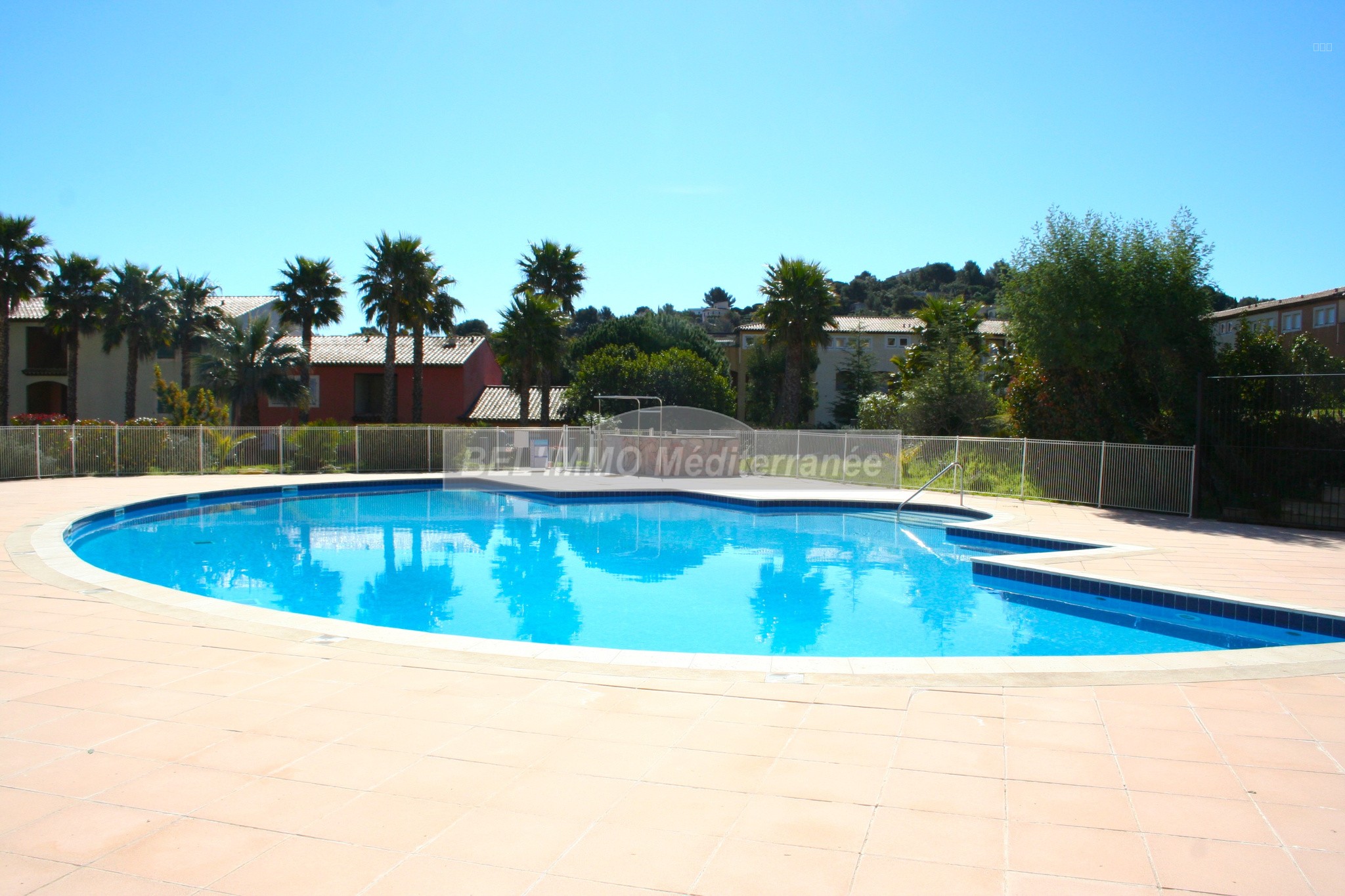 F3 dans belle Résidence avec Piscine et Tennis — photo 3