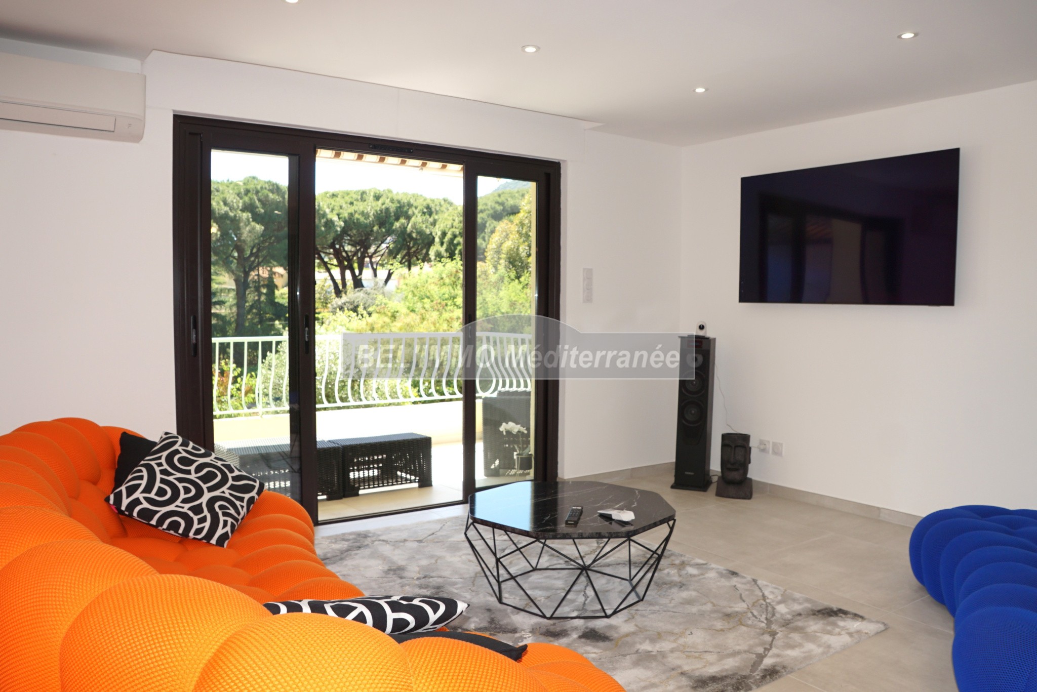 Très bel F5 meublé de 96 m2 hab., Terrasse, Cave et Parking. PISCINE — photo 2