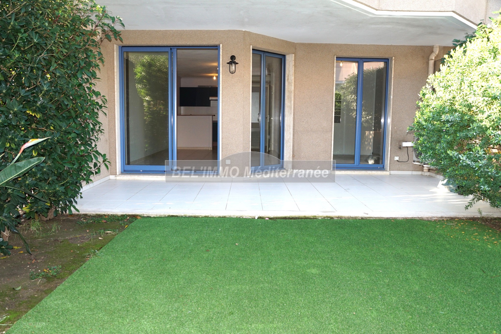 Bel F2 de 44 m2, 50 m2 de Terrasse et Jardin, Garage — photo 10