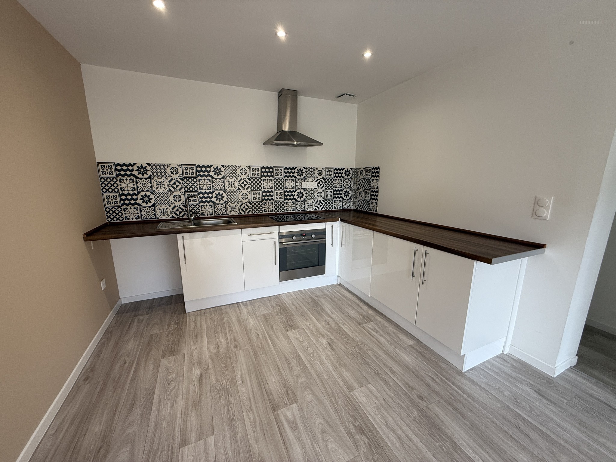 Maison 5 pièces de 115 m2 avec 2 appartements de 75 et 40 m2 — photo 3