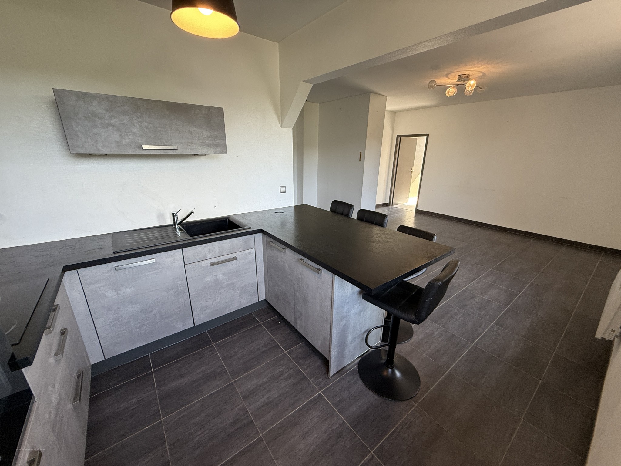 Appartement 4 pièces de 80 m2 dans une copropriété rénovée en 2019 — photo 4