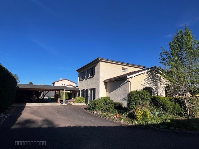 Maison Balbigny 1400m2 de terrain clos — photo 4