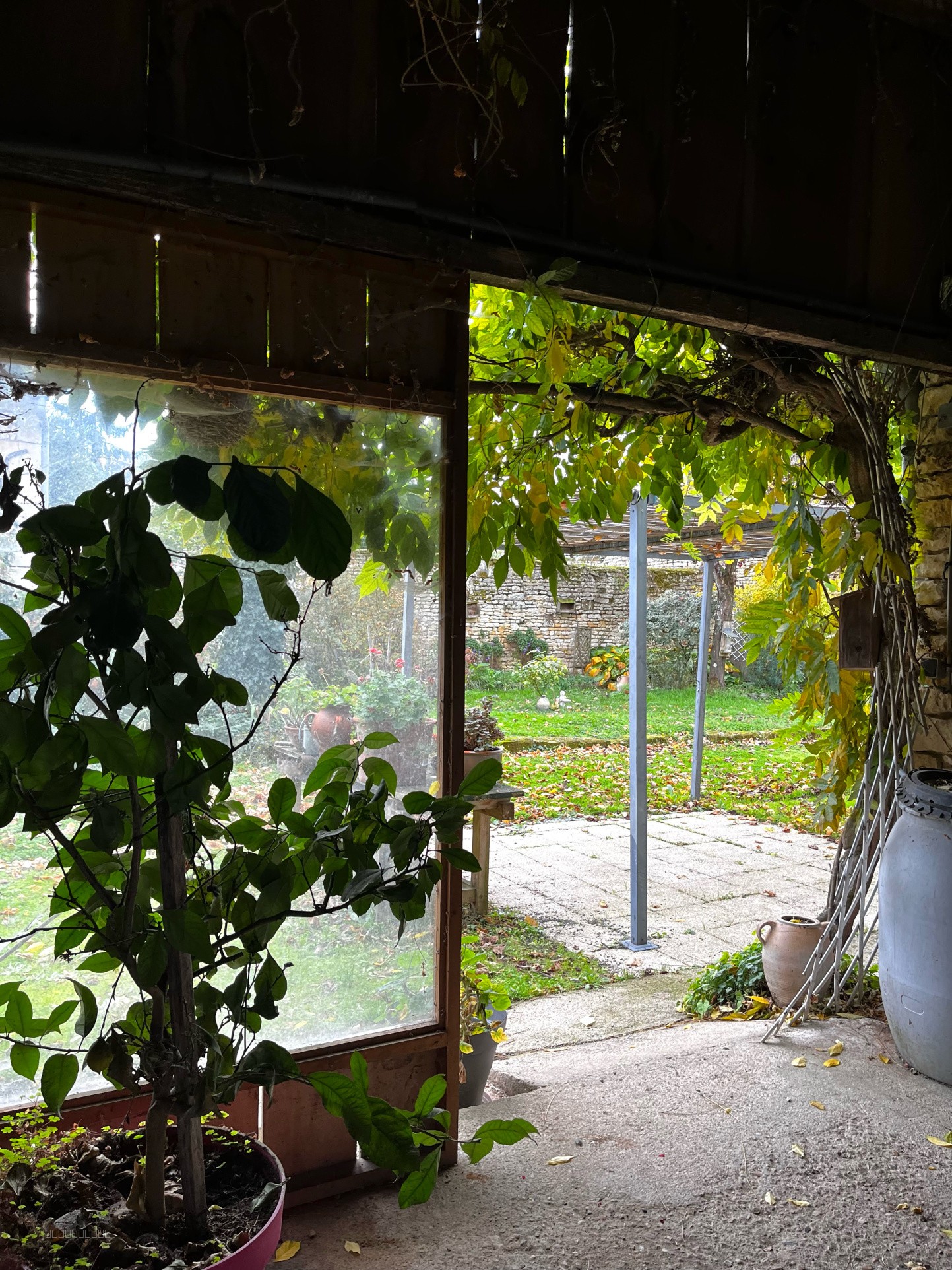 Longère rénovée avec cour et jardin — photo 16