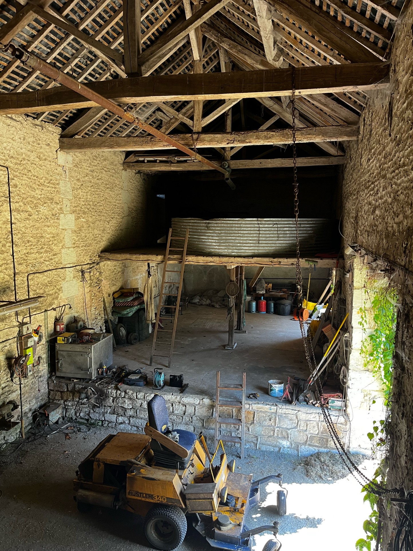 Propriété avec étang et source, hectares — photo 15