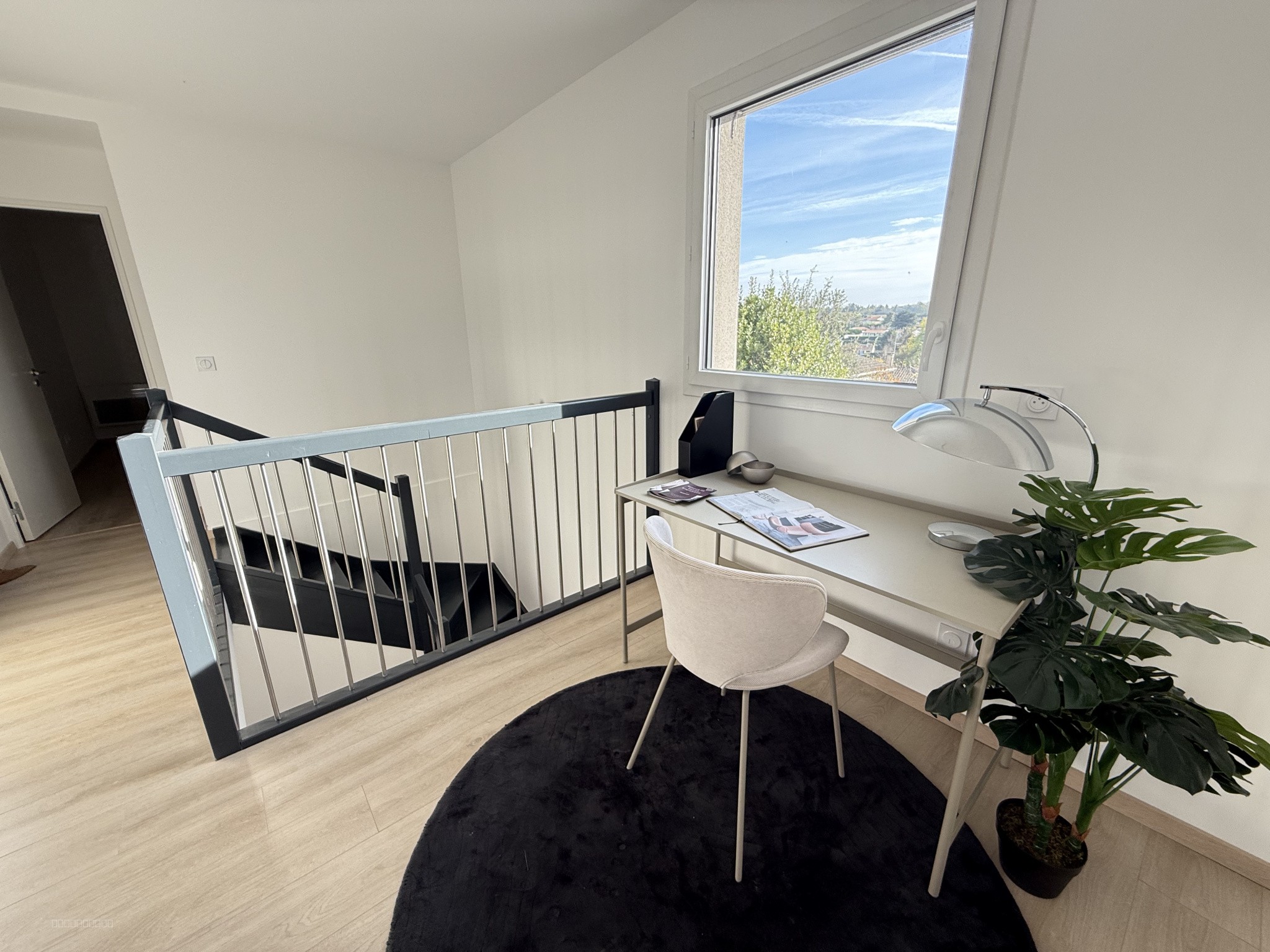ARTIGUES-PRES-BORDEAUX - Superbe contemporaine T4bis avec piscine, garage et parking — photo 6
