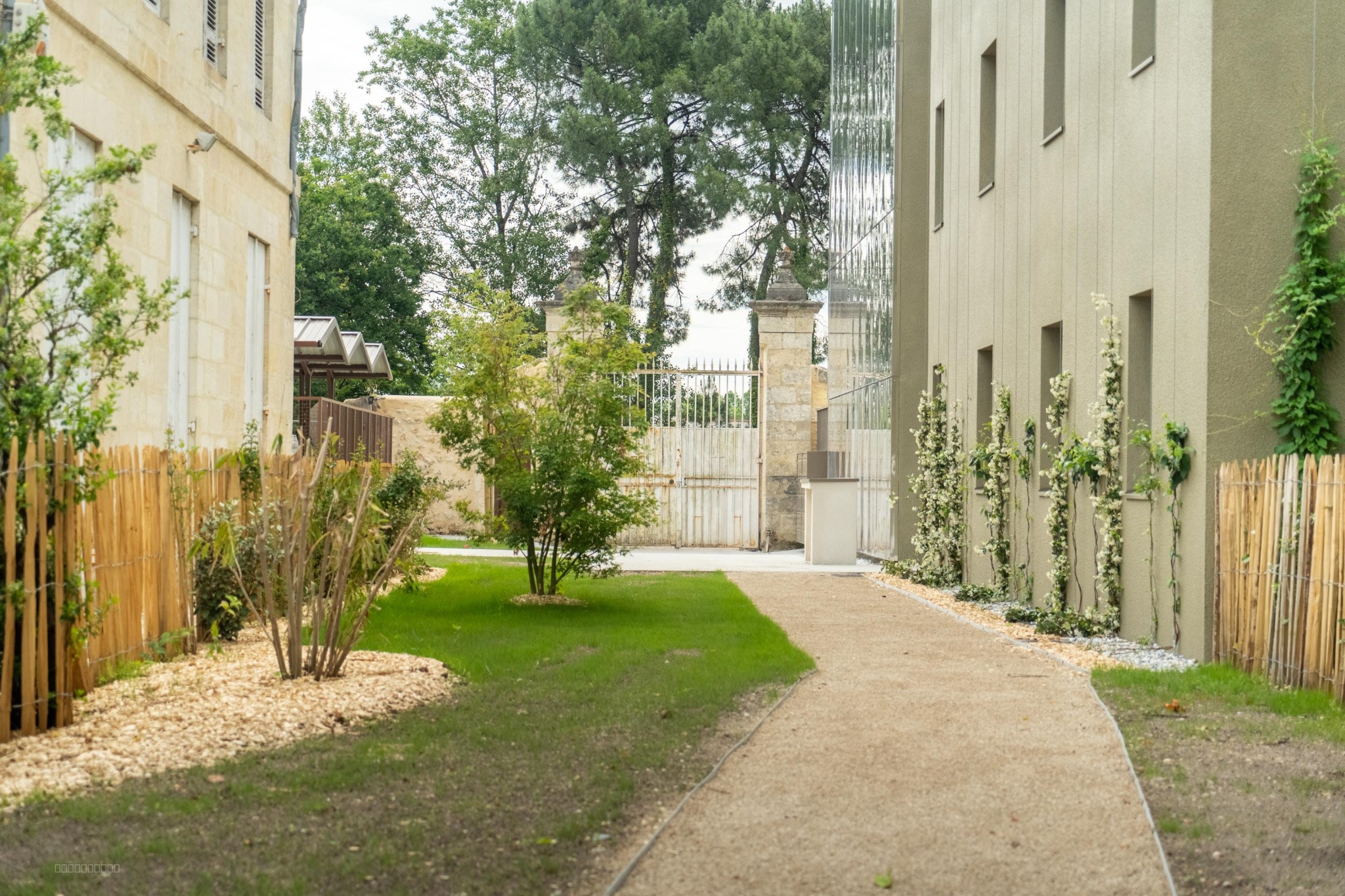 TALENCE - Superbe appartement T4 de 98m2 avec jardin et 2 parking — photo 6