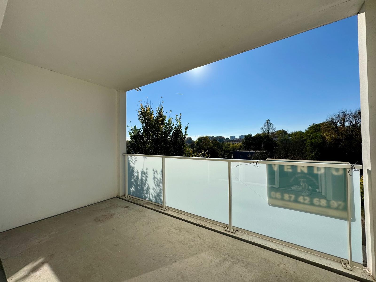 PESSAC PROCHE CENTRE - T3 avec terrasse plein sud et parking - dernier étage! — photo 4