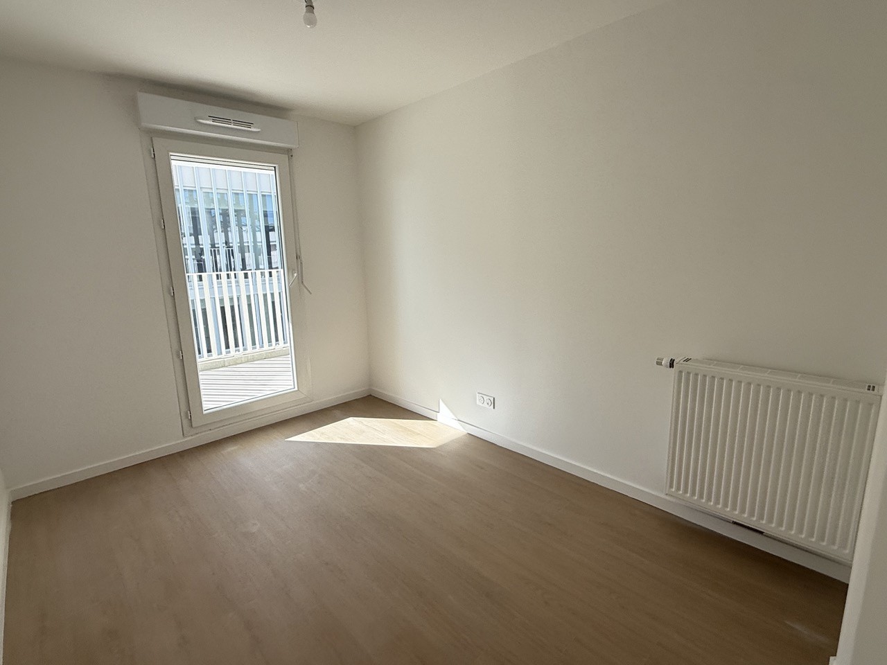 LE BOUSCAT - T5 de 101m2 avec terrasse de 50m2 et 2 places de parking!! — photo 5