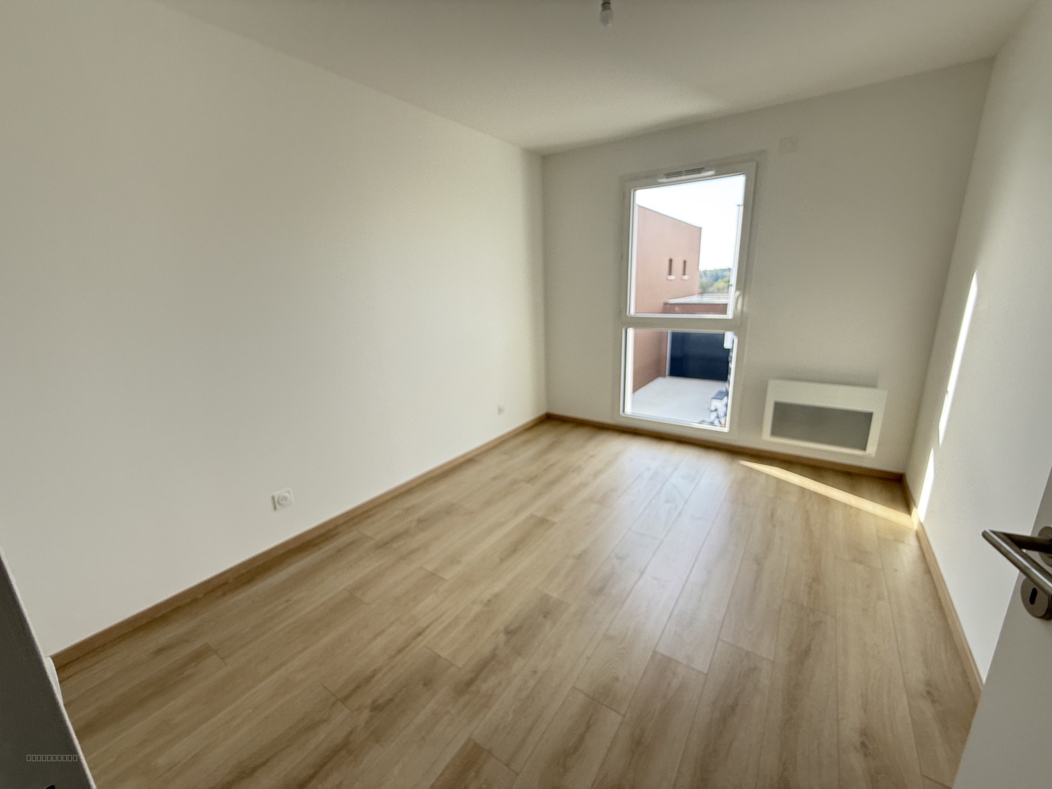 ARTIGUES-PRES-BORDEAUX / Maison neuve T5 avec jardin — photo 4