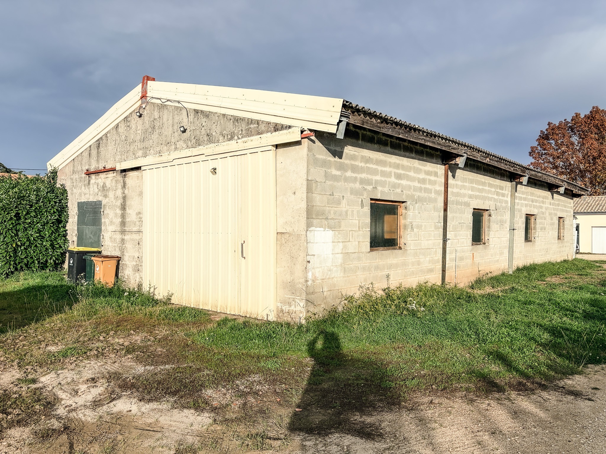 Saint-Denis de Pile - Maison de plain-pied - terrain 2350m2 + grand hangar — photo 8