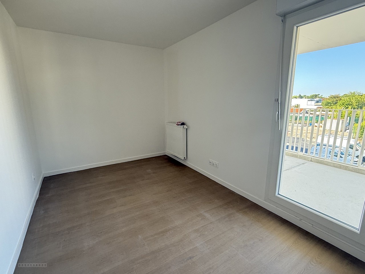 LE BOUSCAT - T5 de 101m2 avec terrasse de 50m2 et 2 places de parking!! — photo 6