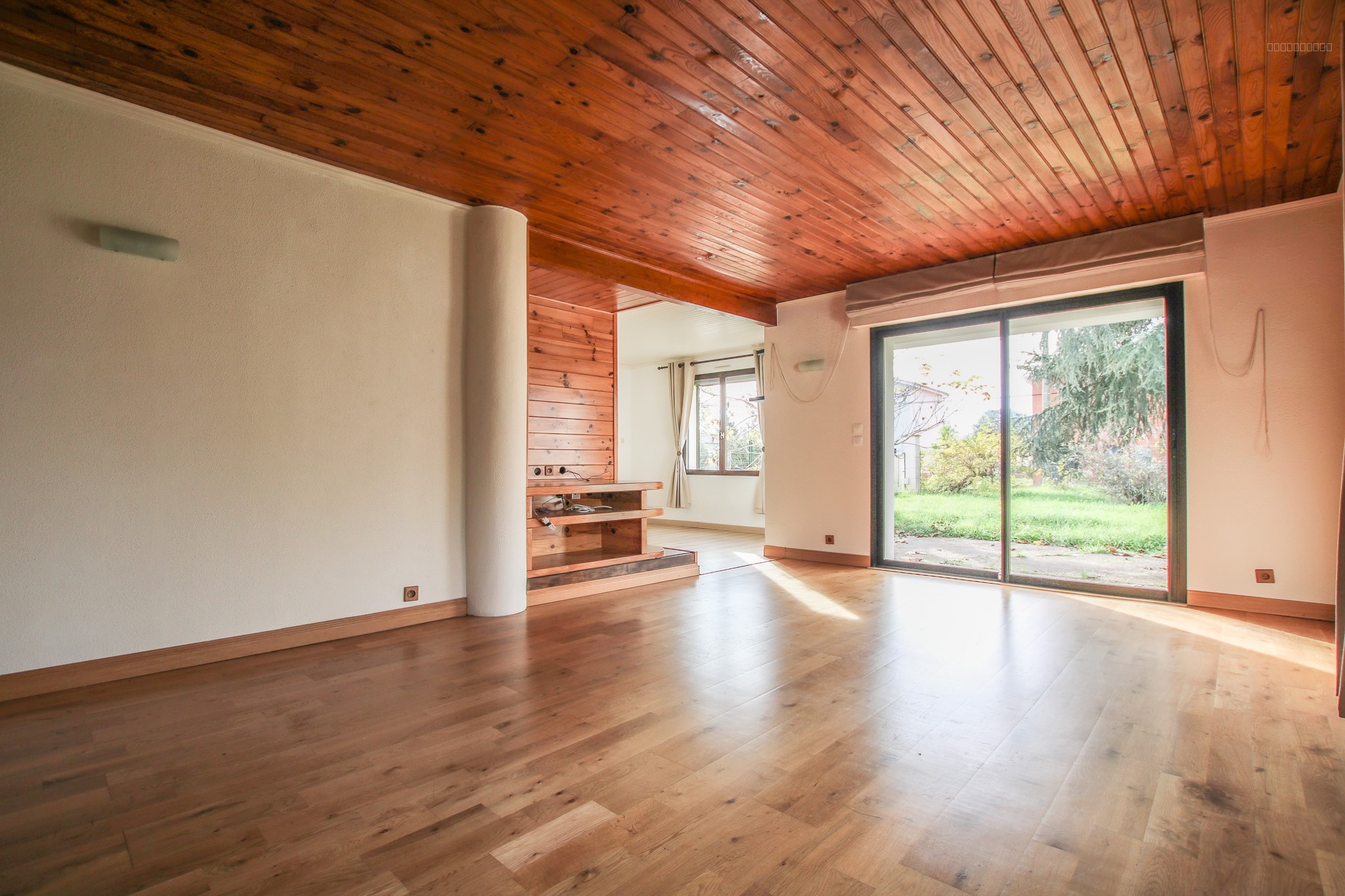 Saint-Denis de Pile - Maison de plain-pied - terrain 2350m2 + grand hangar — photo 3