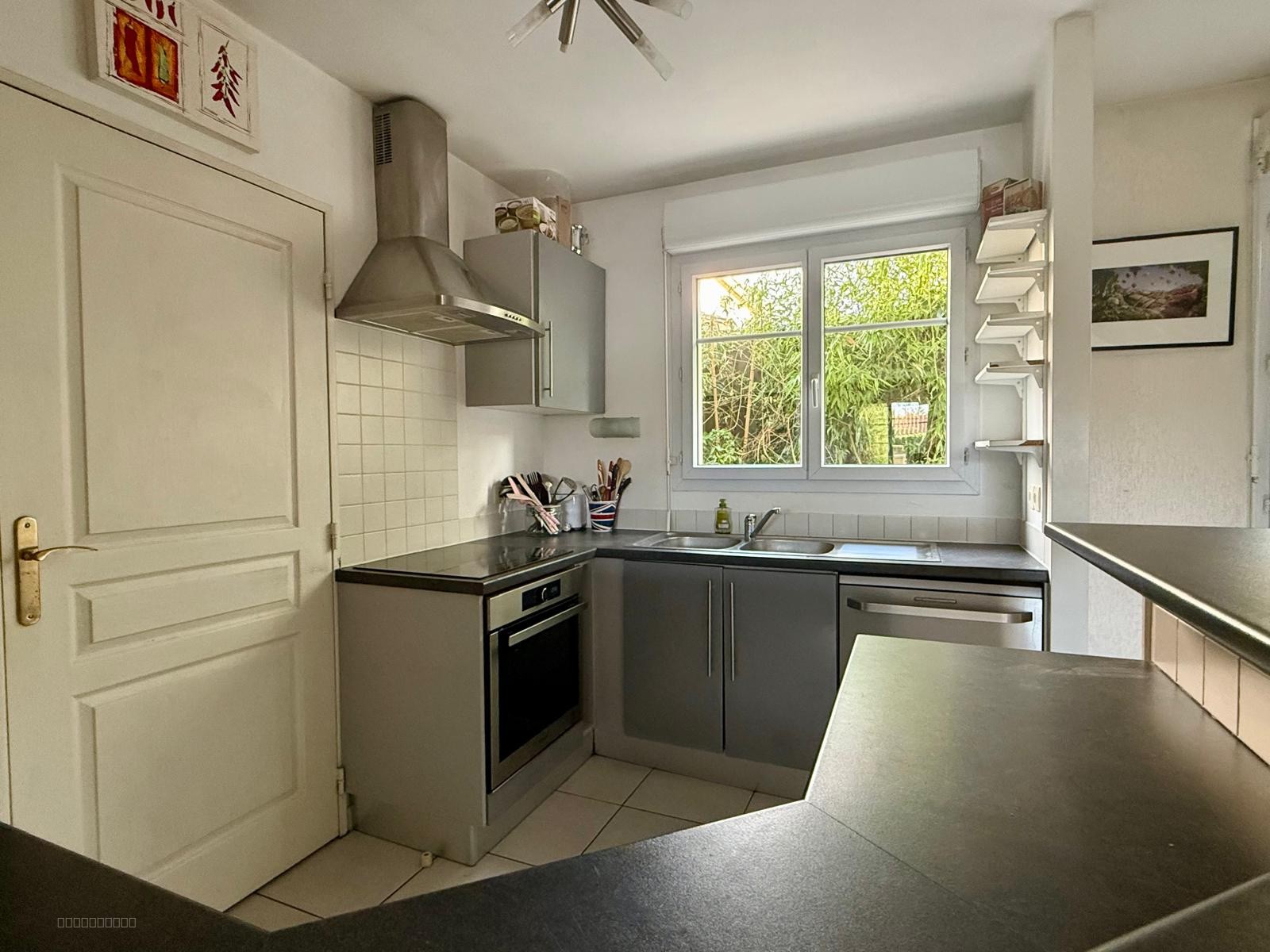 BRUGES PROCHE CENTRE - Maison familiale T5 avec jardin et garage — photo 4