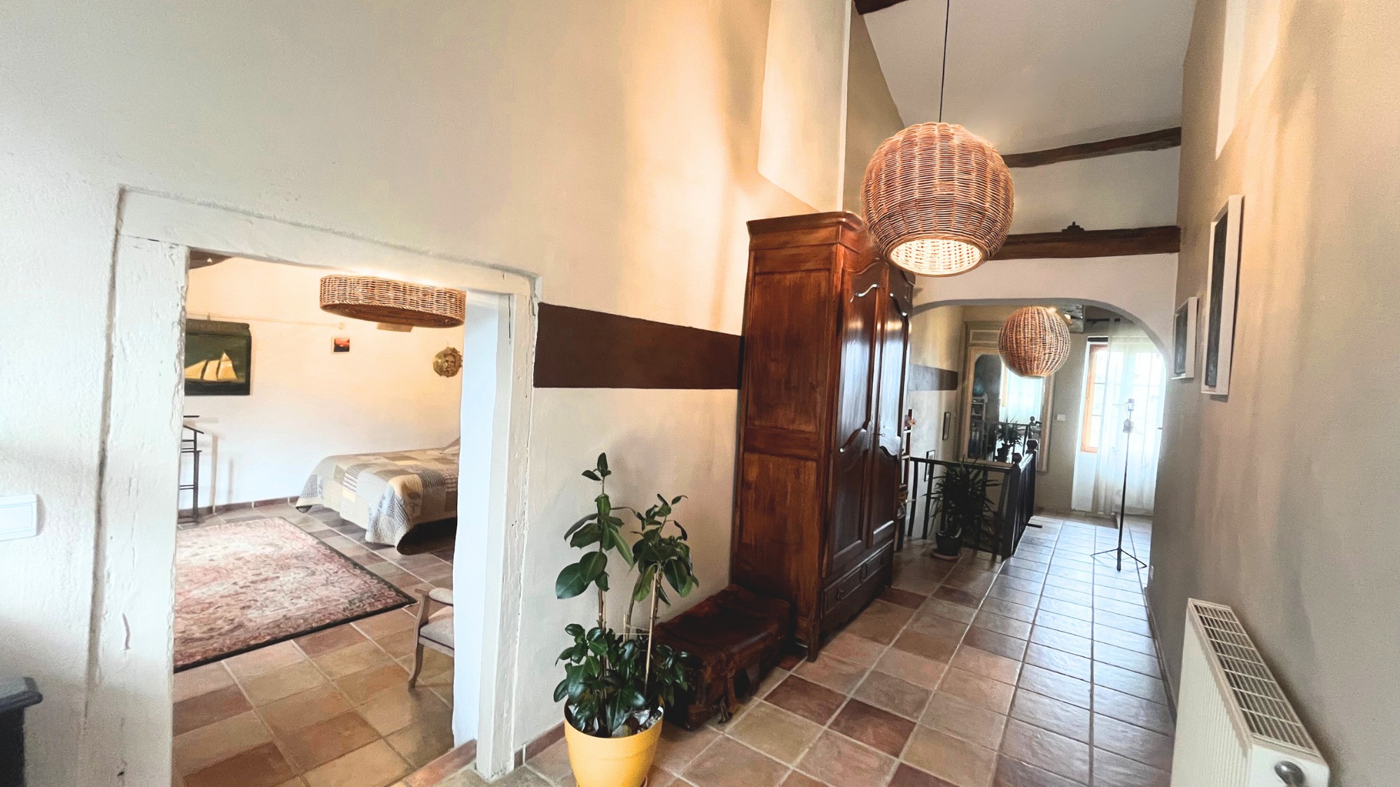 Bâtisse rénovée du XVIIIe siècles avec piscine et chambres d'hôtes — photo 13