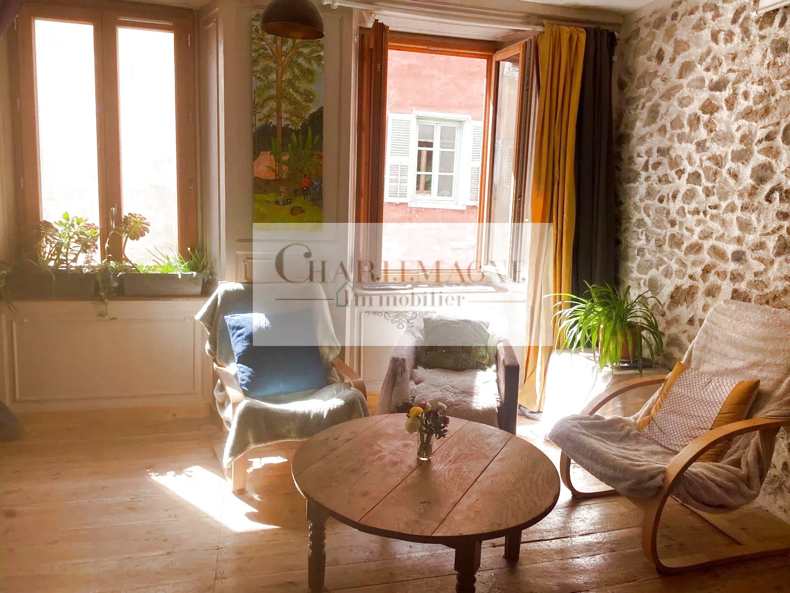 GRAND T4 AVEC STUDIO COIN NUIT ET SES DEUX GRENIERS A RENOVER — photo 3