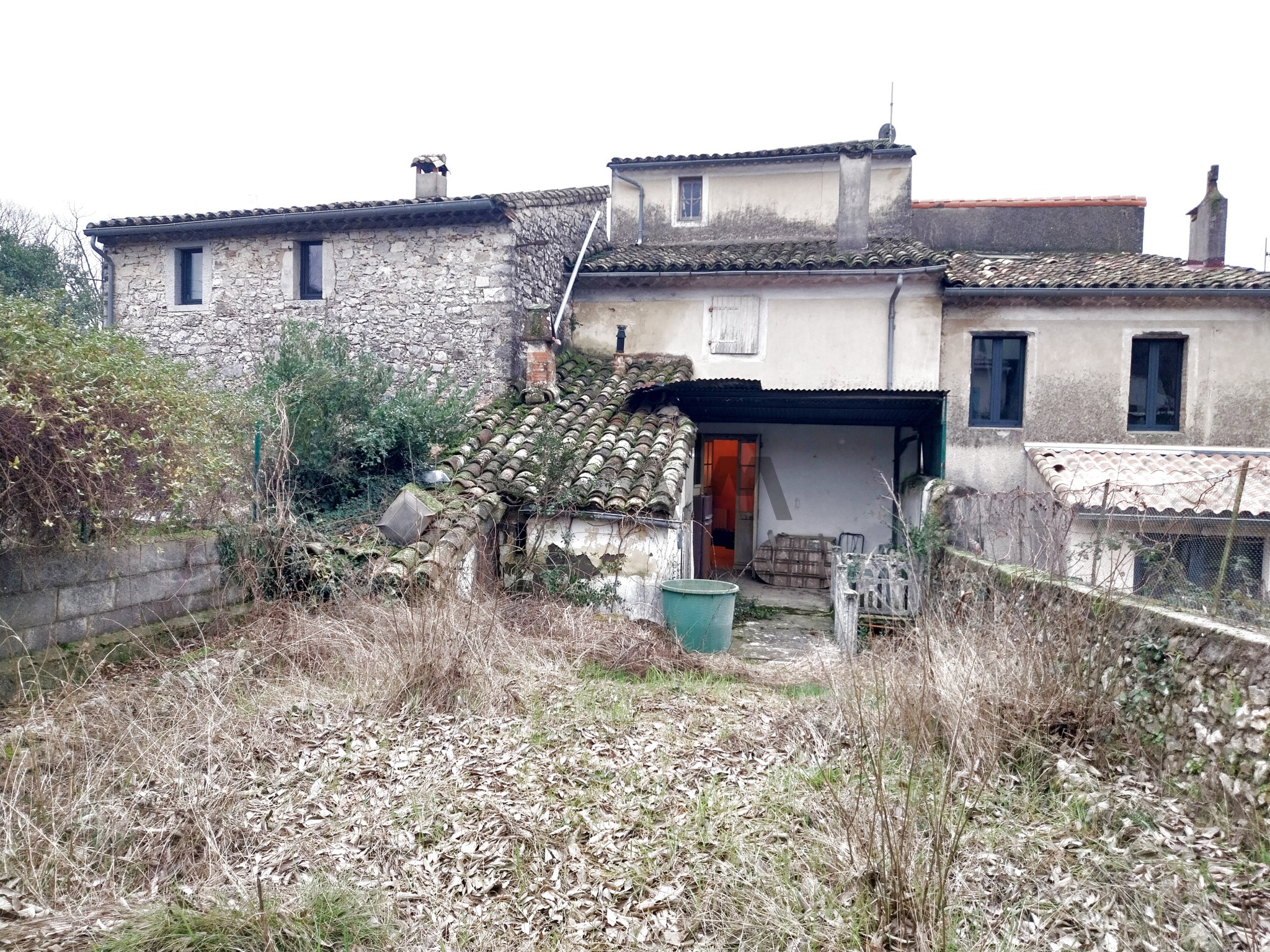 À VENDRE- MAISON DE VILLE AVEC JARDIN- ST HIPPOLYTE DU FORT — photo 2
