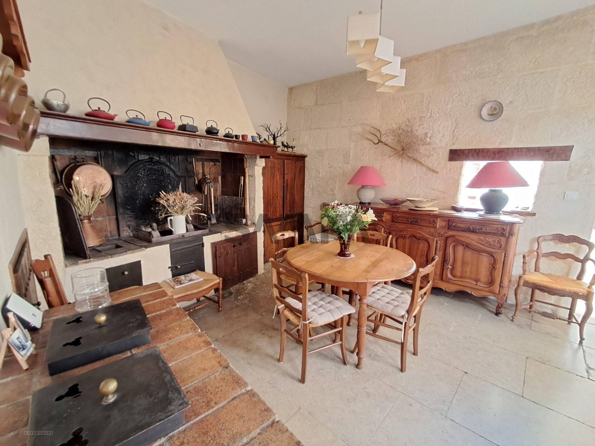 A VENDRE - MAISON HISTORIQUE AVEC PISCINE ET GARAGE - ST GILLES CENTRE HISTORIQUE — photo 12