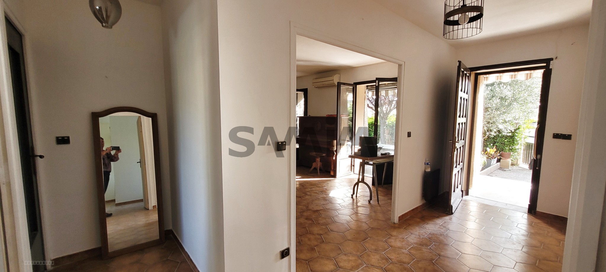 A VENDRE - VILLA PLAIN PIED SUR JARDIN ARBORÉ - LANGLADE — photo 10