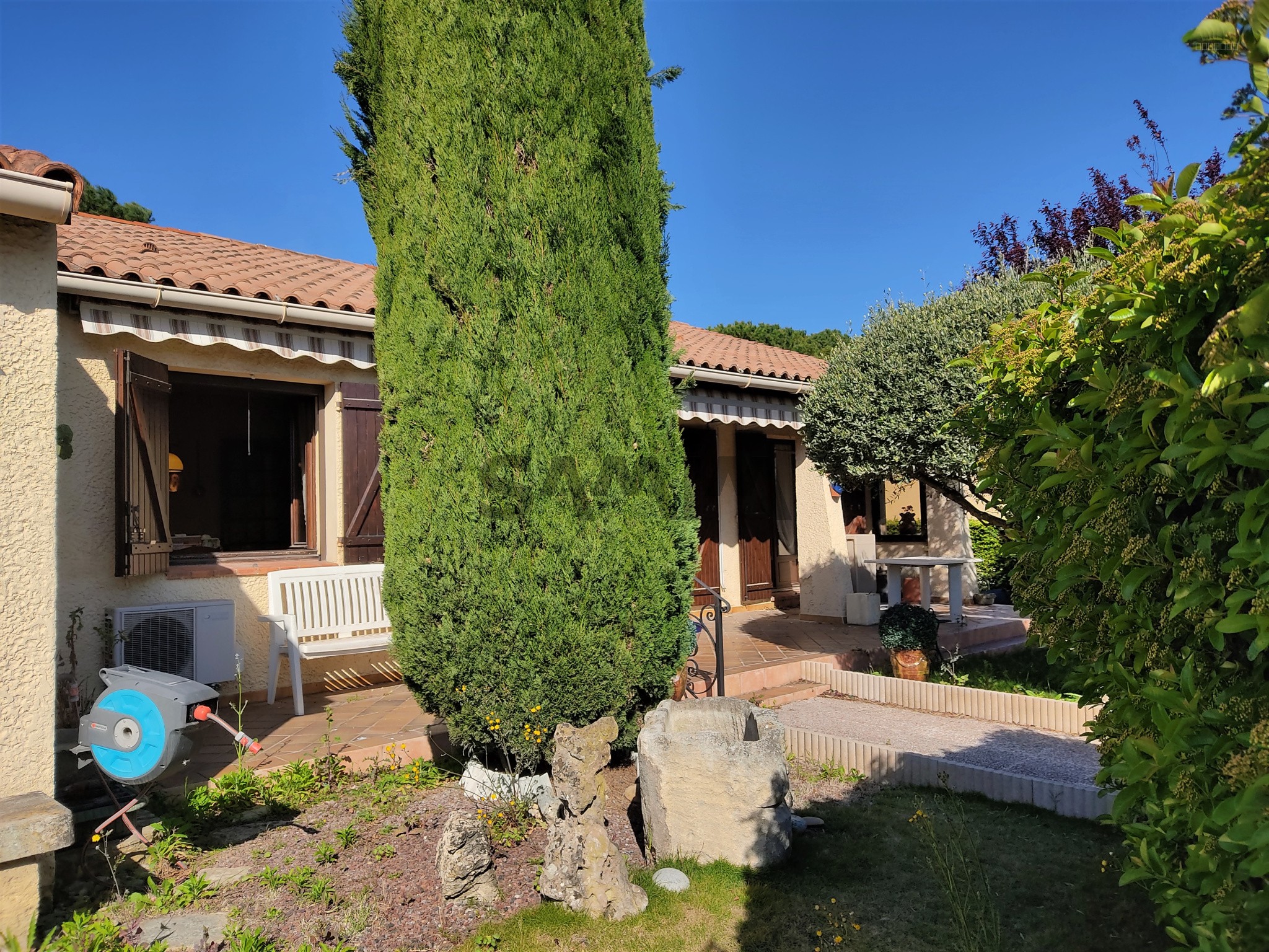 A VENDRE - VILLA PLAIN PIED SUR JARDIN ARBORÉ - LANGLADE — photo 11