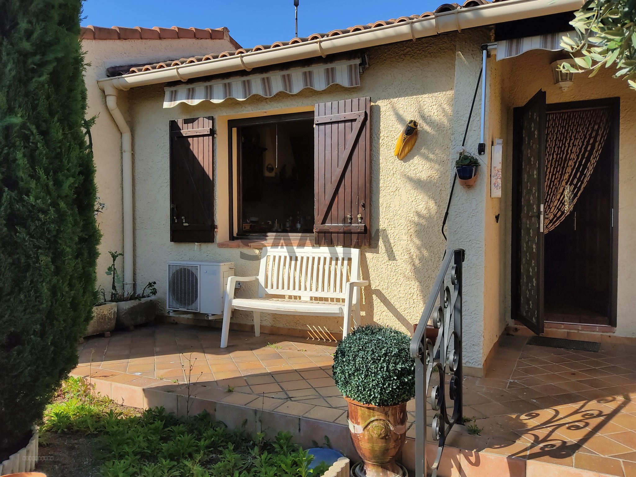 A VENDRE - VILLA PLAIN PIED SUR JARDIN ARBORÉ - LANGLADE — photo 12