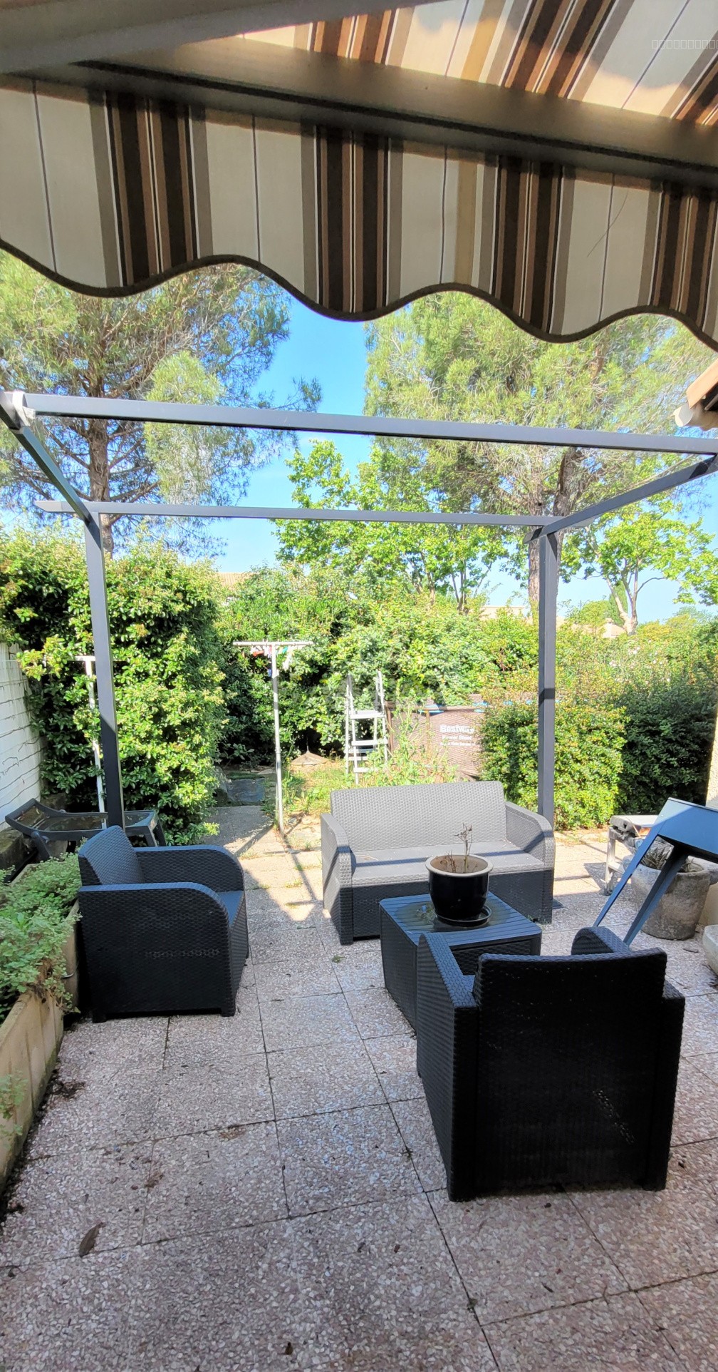 A VENDRE - VILLA PLAIN PIED SUR JARDIN ARBORÉ - LANGLADE — photo 13