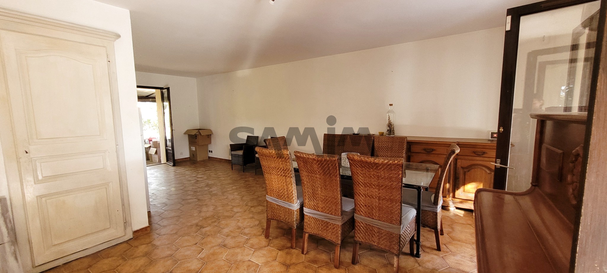 A VENDRE - VILLA PLAIN PIED SUR JARDIN ARBORÉ - LANGLADE — photo 2