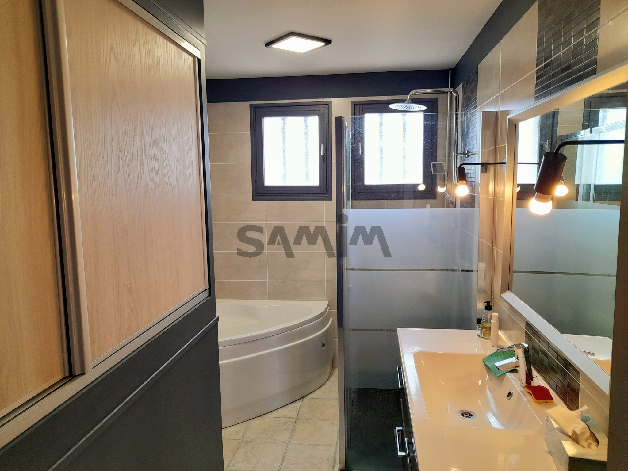 A VENDRE - BELLE VILLA RECENTE AVEC PISCINE ET JARDIN - PROCHE ALES — photo 3