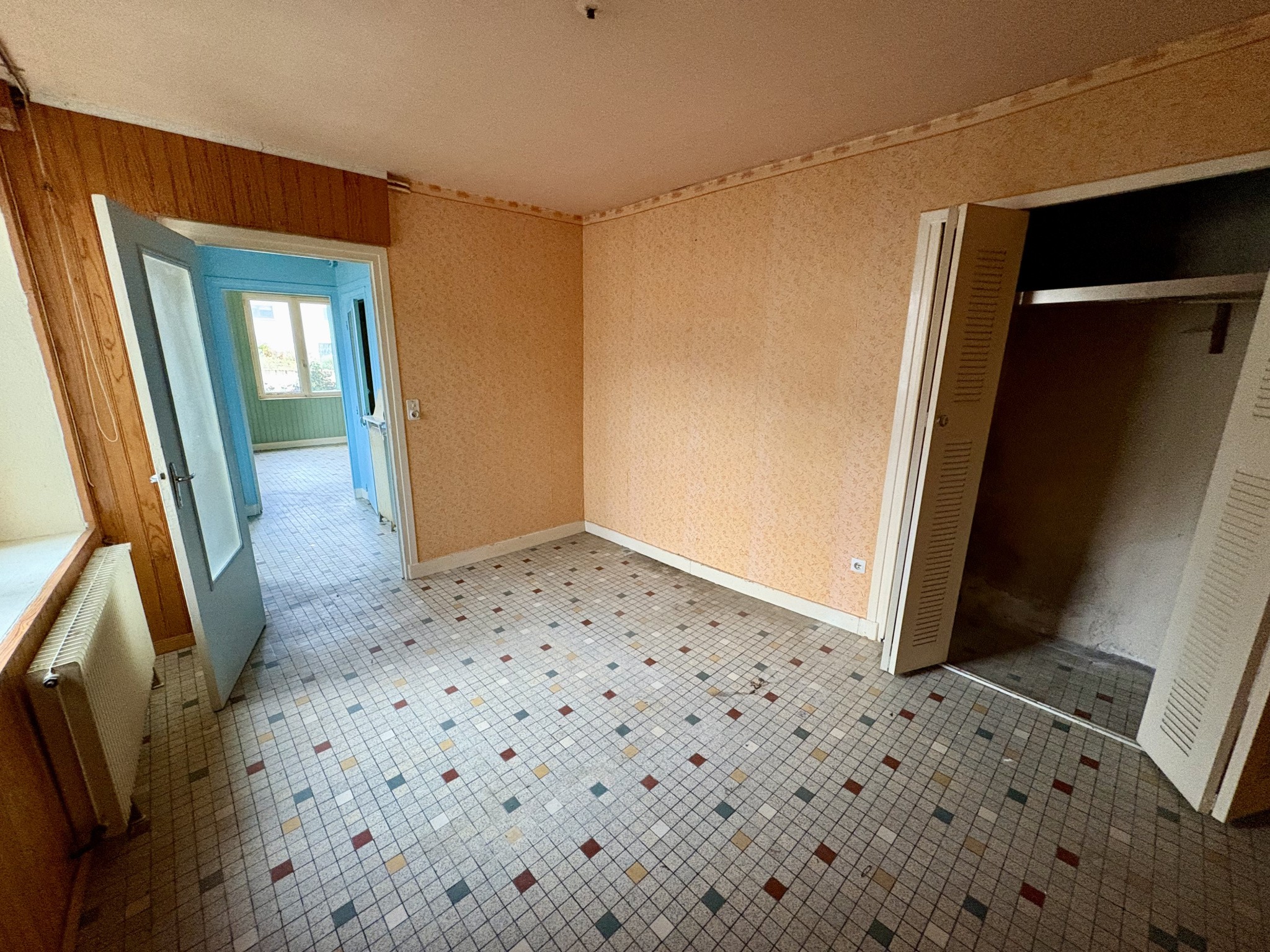 LA ROCHE-BLANCHE / MAISON DE BOURG À RÉNOVER / 4 CHAMBRES / BEAU POTENTIEL / IDÉAL INVESTISSEUR OU AMATEUR DE — photo 6