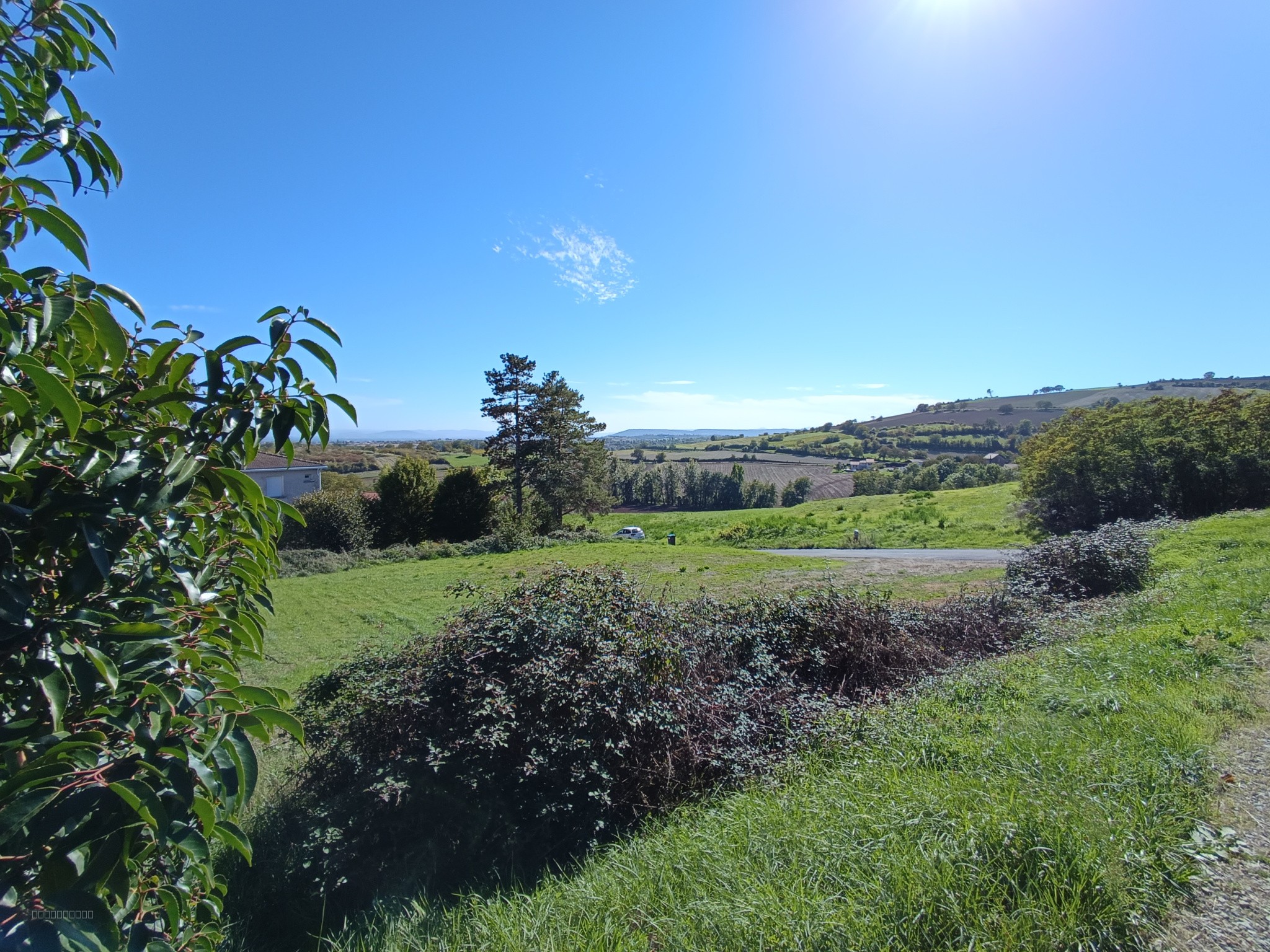 JOLI TERRAIN A BATIR PLAT 1005M2 / VIABILISE / 5min RIOM / PROMPSAT — photo 4