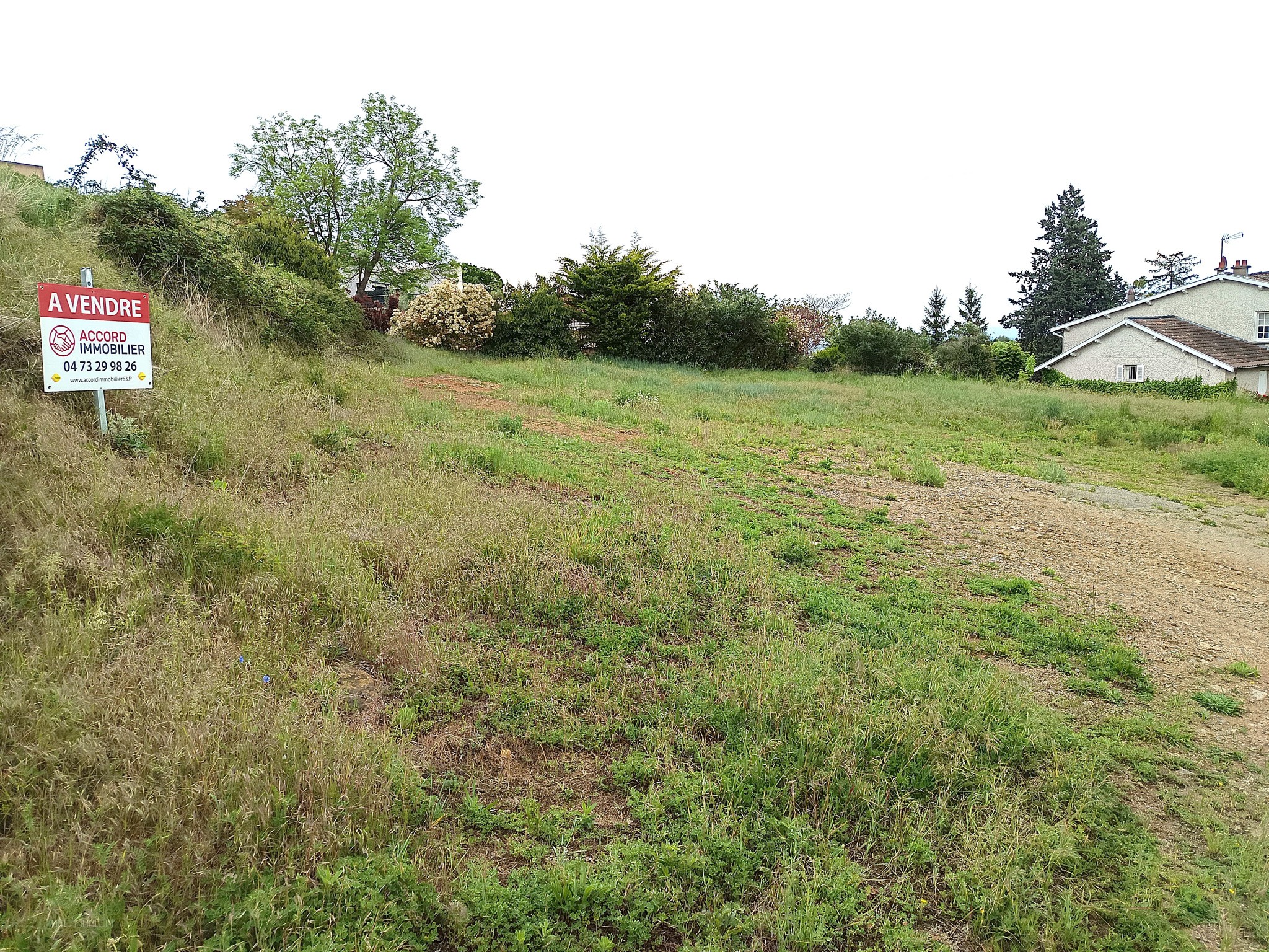 JOLI TERRAIN A BATIR PLAT 1005M2 / VIABILISE / 5min RIOM / PROMPSAT — photo 14