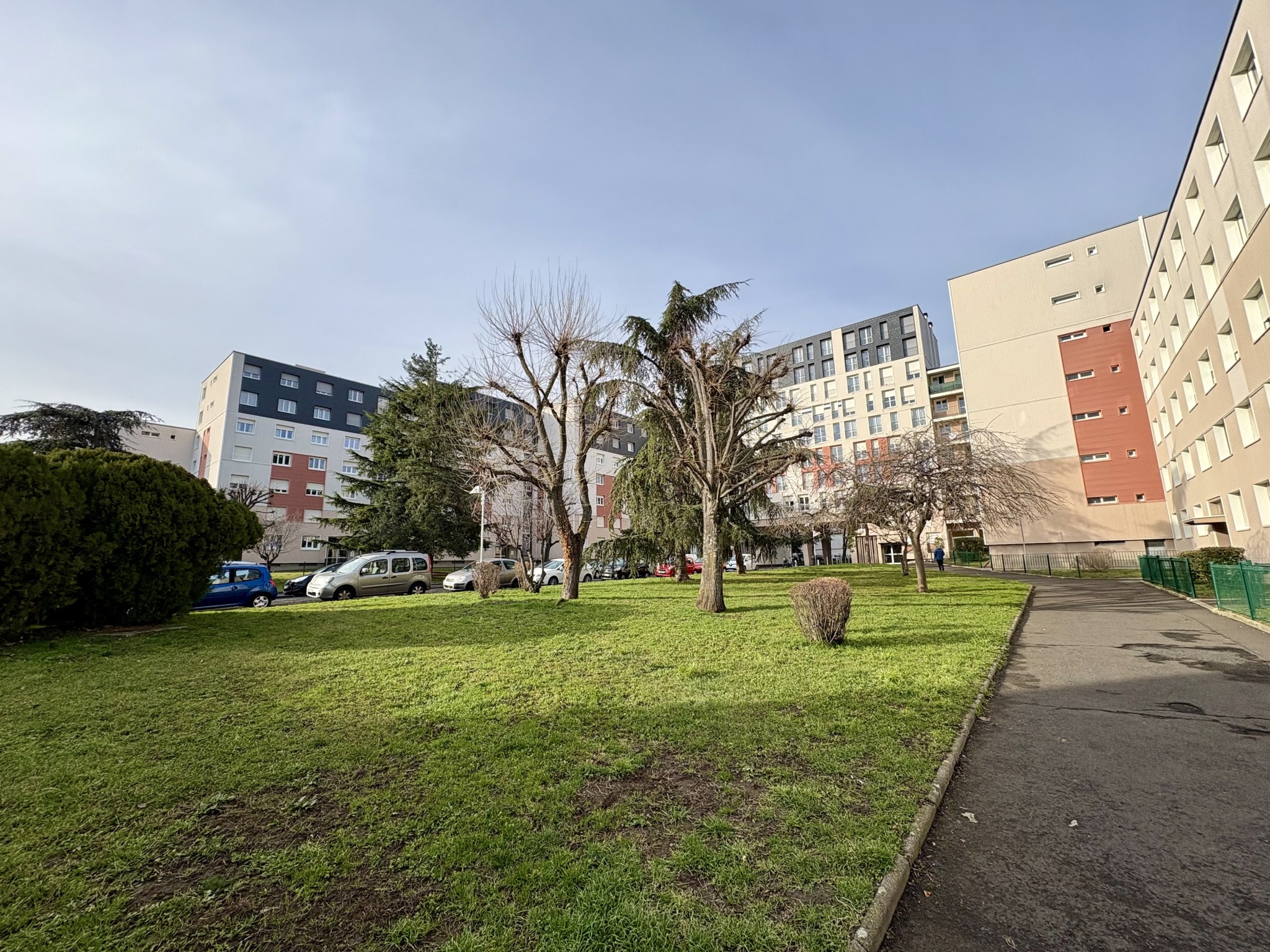 BEAUMONT / APPARTEMENT T4 / PLACE DE PARKING PRIVATIVE / CAVE / MAIRIE / GRAND CHAMP / COMMERCES — photo 11