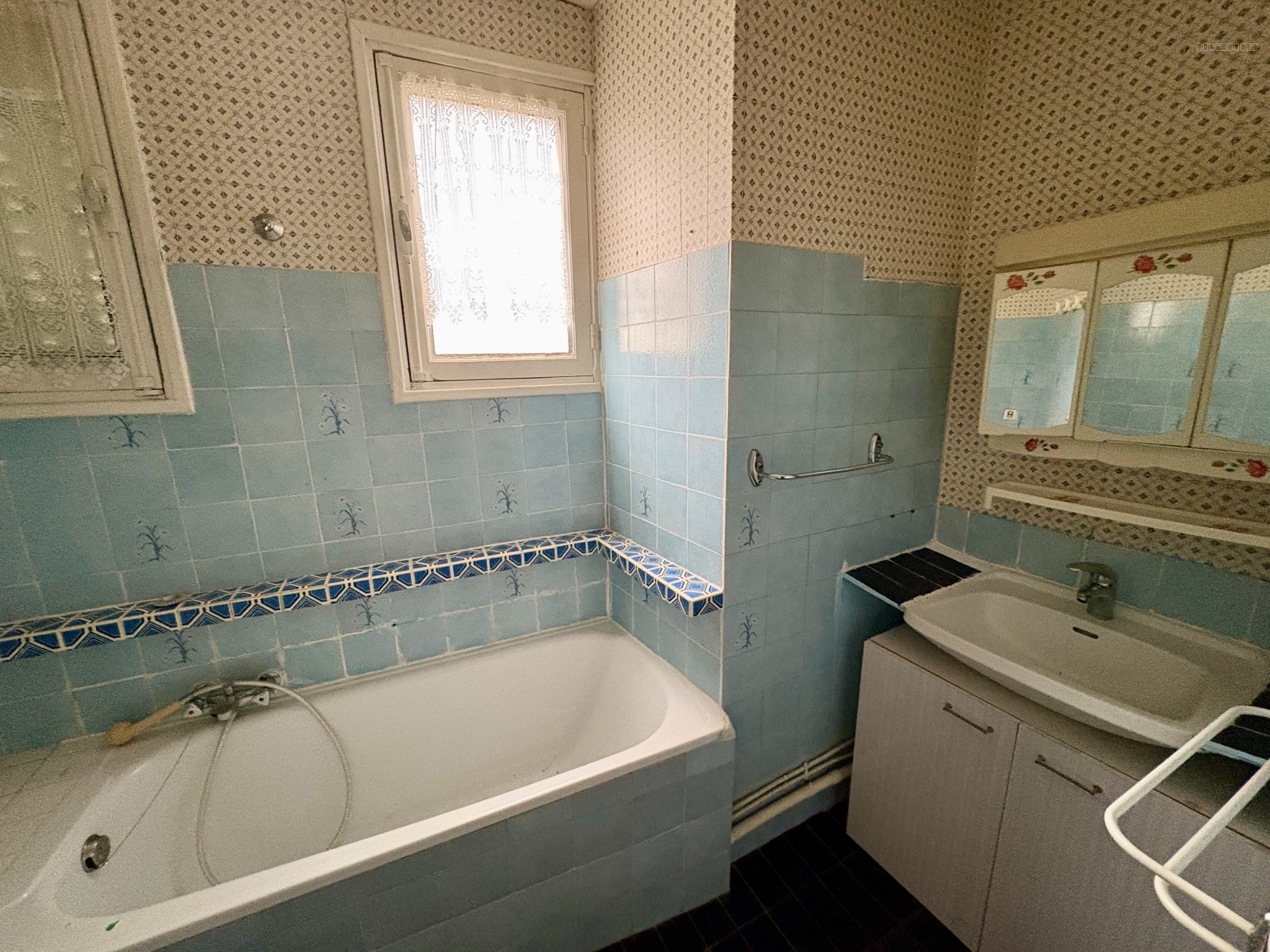 LA ROCHE-BLANCHE / MAISON DE BOURG À RÉNOVER / 4 CHAMBRES / BEAU POTENTIEL / IDÉAL INVESTISSEUR OU AMATEUR DE — photo 9