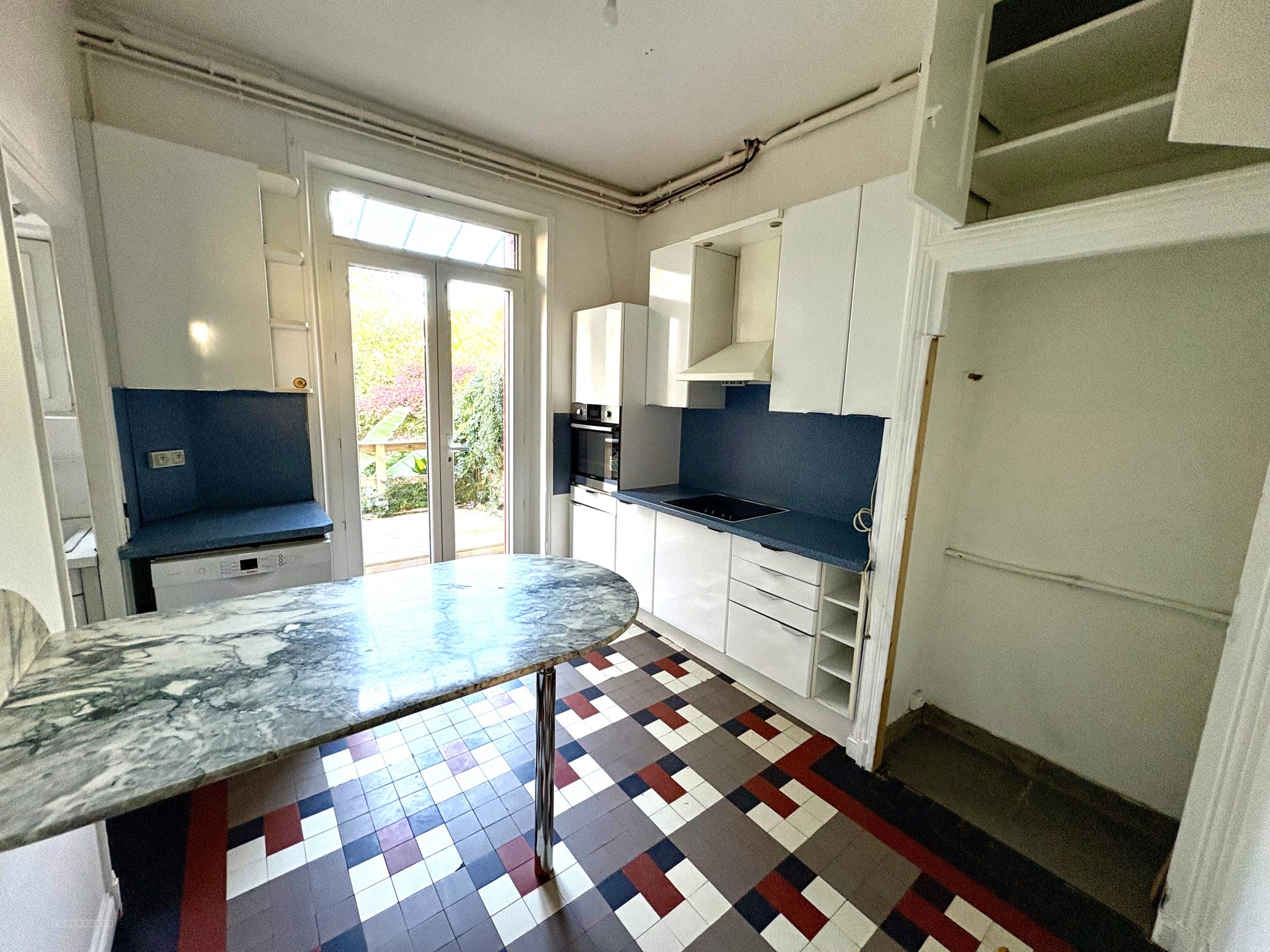MAISON AVEC CACHET / 4 CHS / 1 BUREAU / TERRASSE / JARDIN / GARAGE / CAVE / HYPER CENTRE / CARREFOUR EUROPE — photo 6
