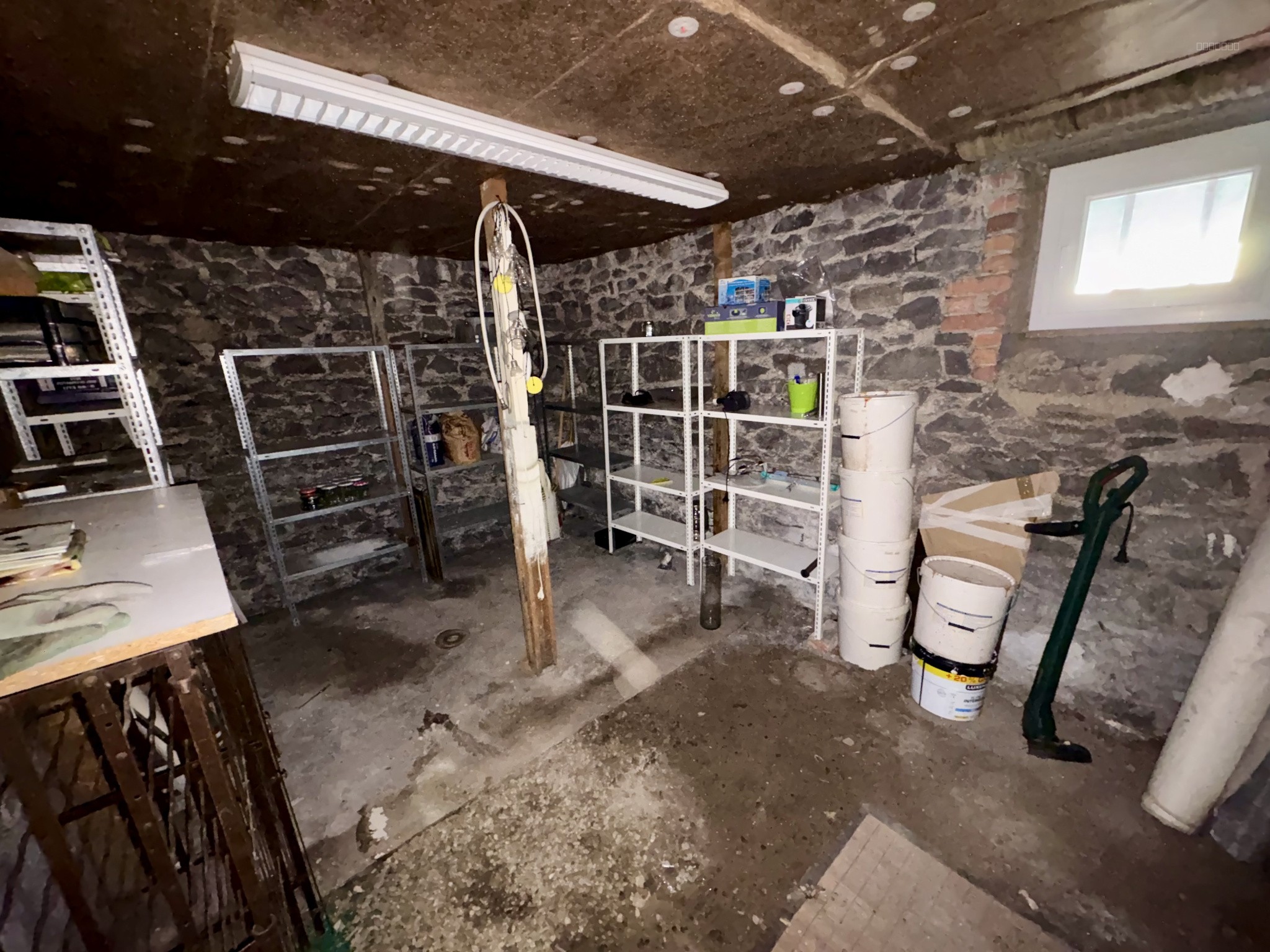 MAISON AVEC CACHET / 4 CHS / 1 BUREAU / TERRASSE / JARDIN / GARAGE / CAVE / HYPER CENTRE / CARREFOUR EUROPE — photo 15
