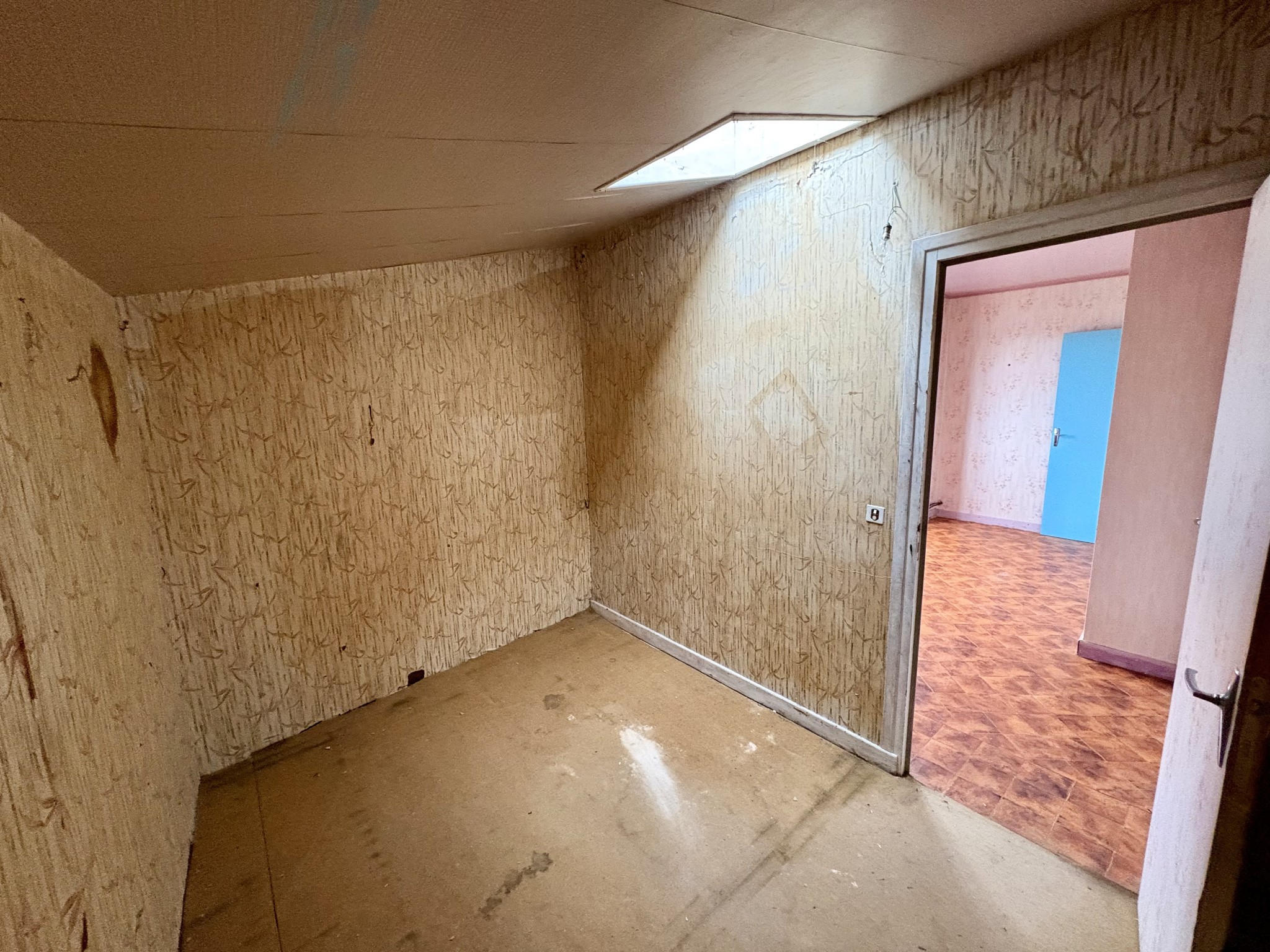 LA ROCHE-BLANCHE / MAISON DE BOURG À RÉNOVER / 4 CHAMBRES / BEAU POTENTIEL / IDÉAL INVESTISSEUR OU AMATEUR DE — photo 14