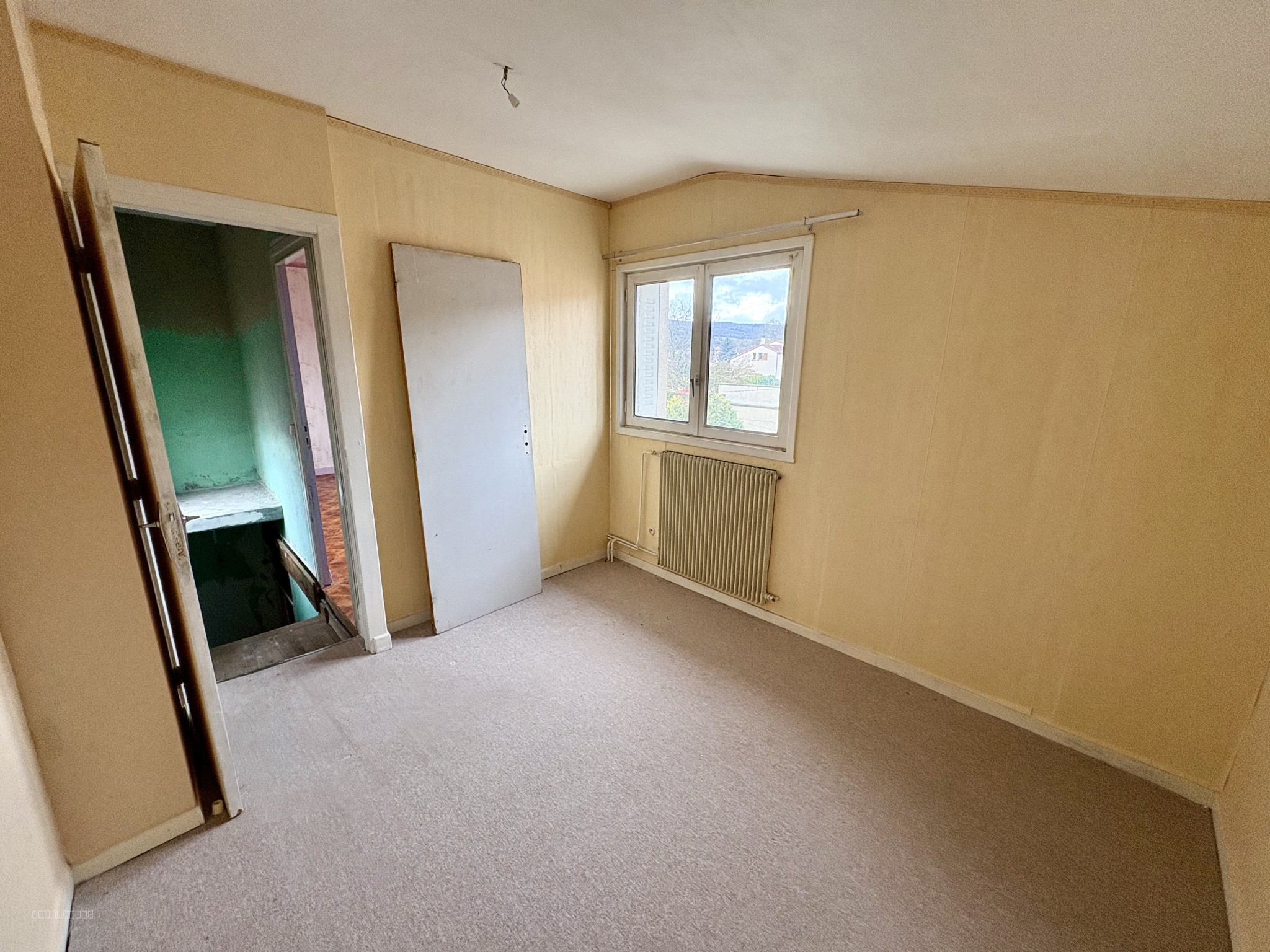 LA ROCHE-BLANCHE / MAISON DE BOURG À RÉNOVER / 4 CHAMBRES / BEAU POTENTIEL / IDÉAL INVESTISSEUR OU AMATEUR DE — photo 12