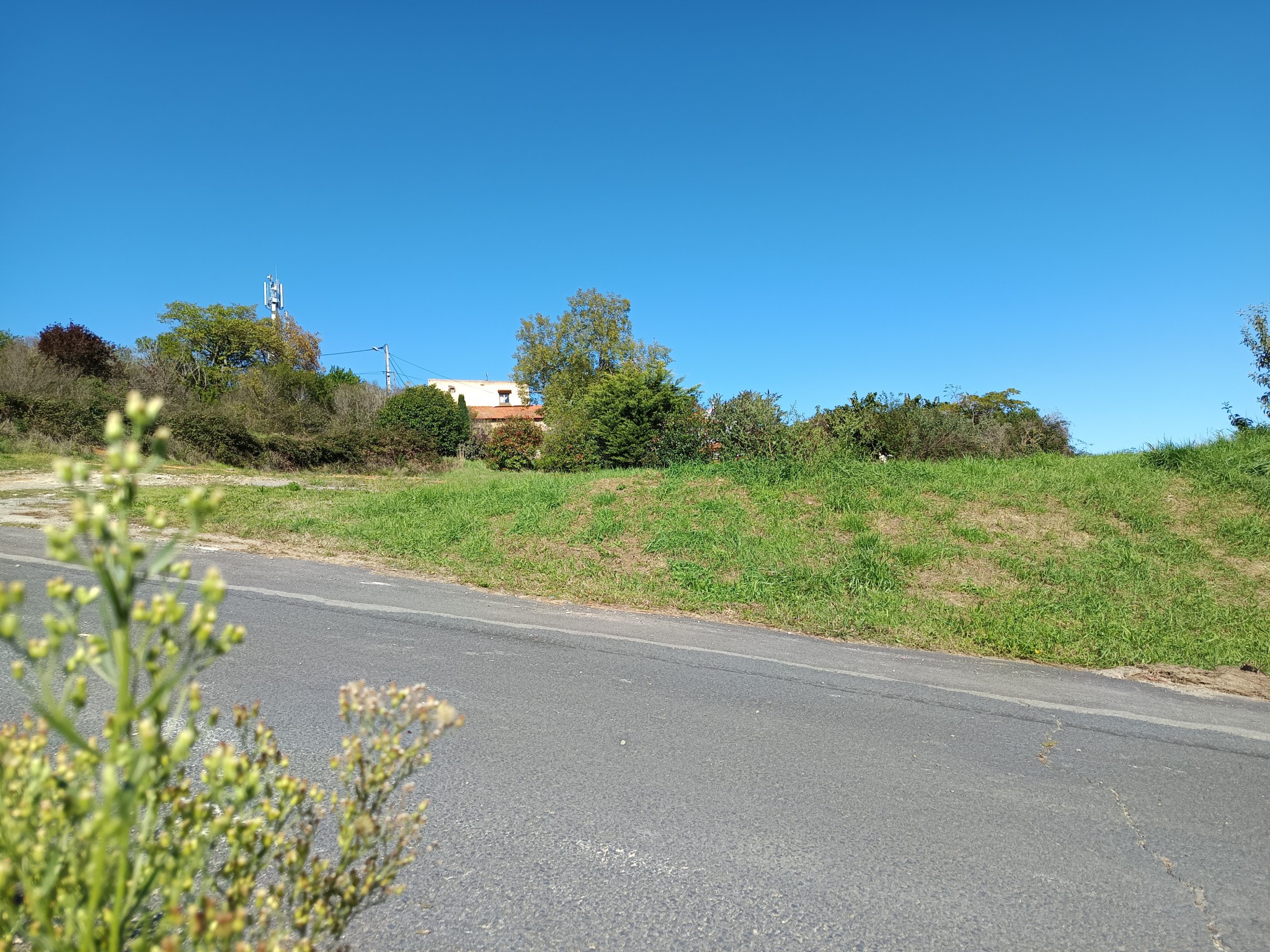 JOLI TERRAIN A BATIR PLAT 1005M2 / VIABILISE / 5min RIOM / PROMPSAT — photo 8