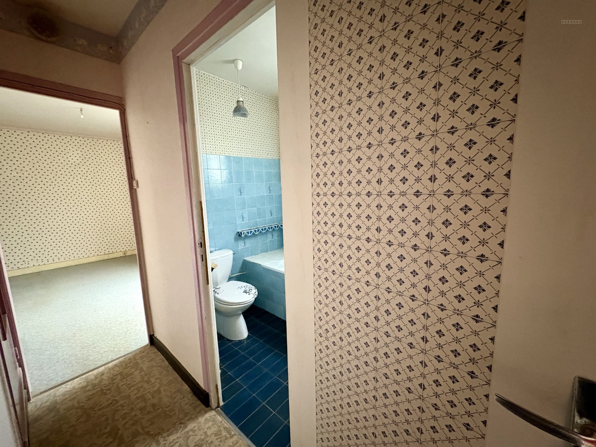 LA ROCHE-BLANCHE / MAISON DE BOURG À RÉNOVER / 4 CHAMBRES / BEAU POTENTIEL / IDÉAL INVESTISSEUR OU AMATEUR DE — photo 7