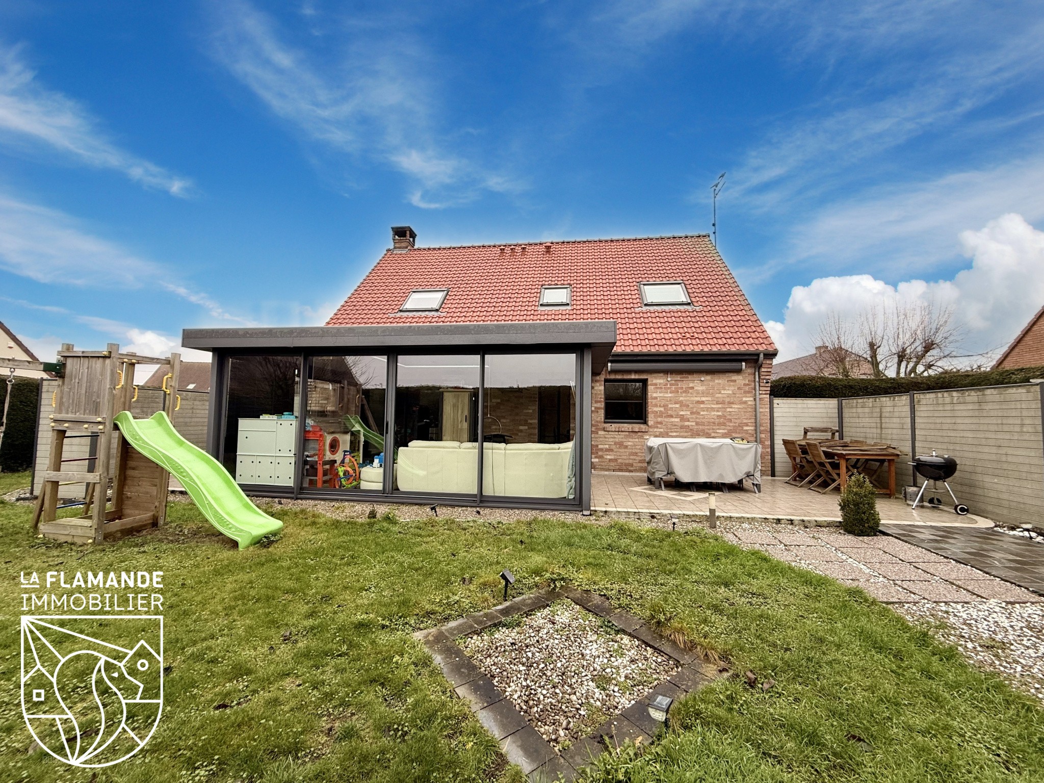 Maison familiale avec jardin et garage à PRADELLES — photo 4