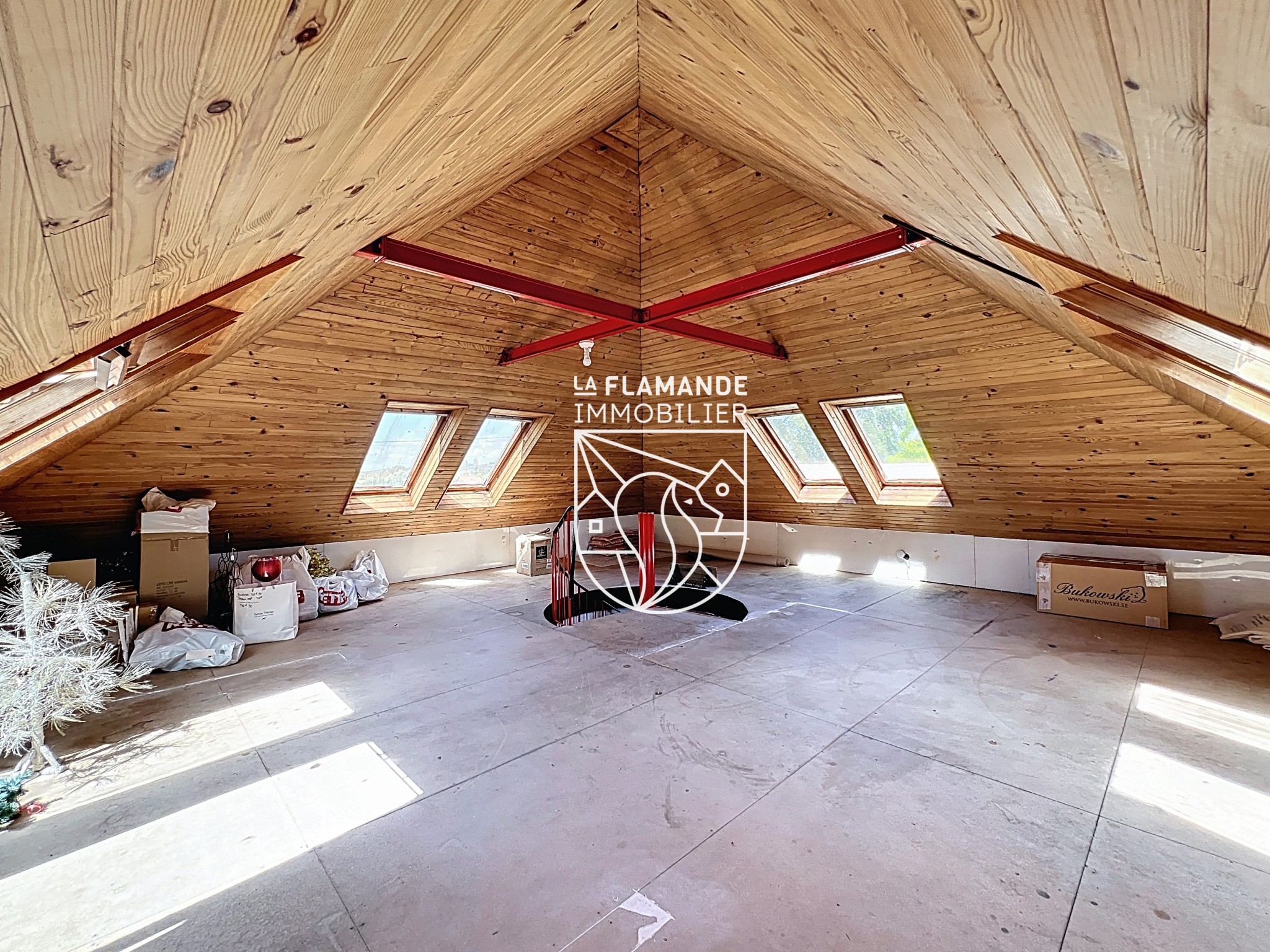 Immeuble à usage mixte — photo 14