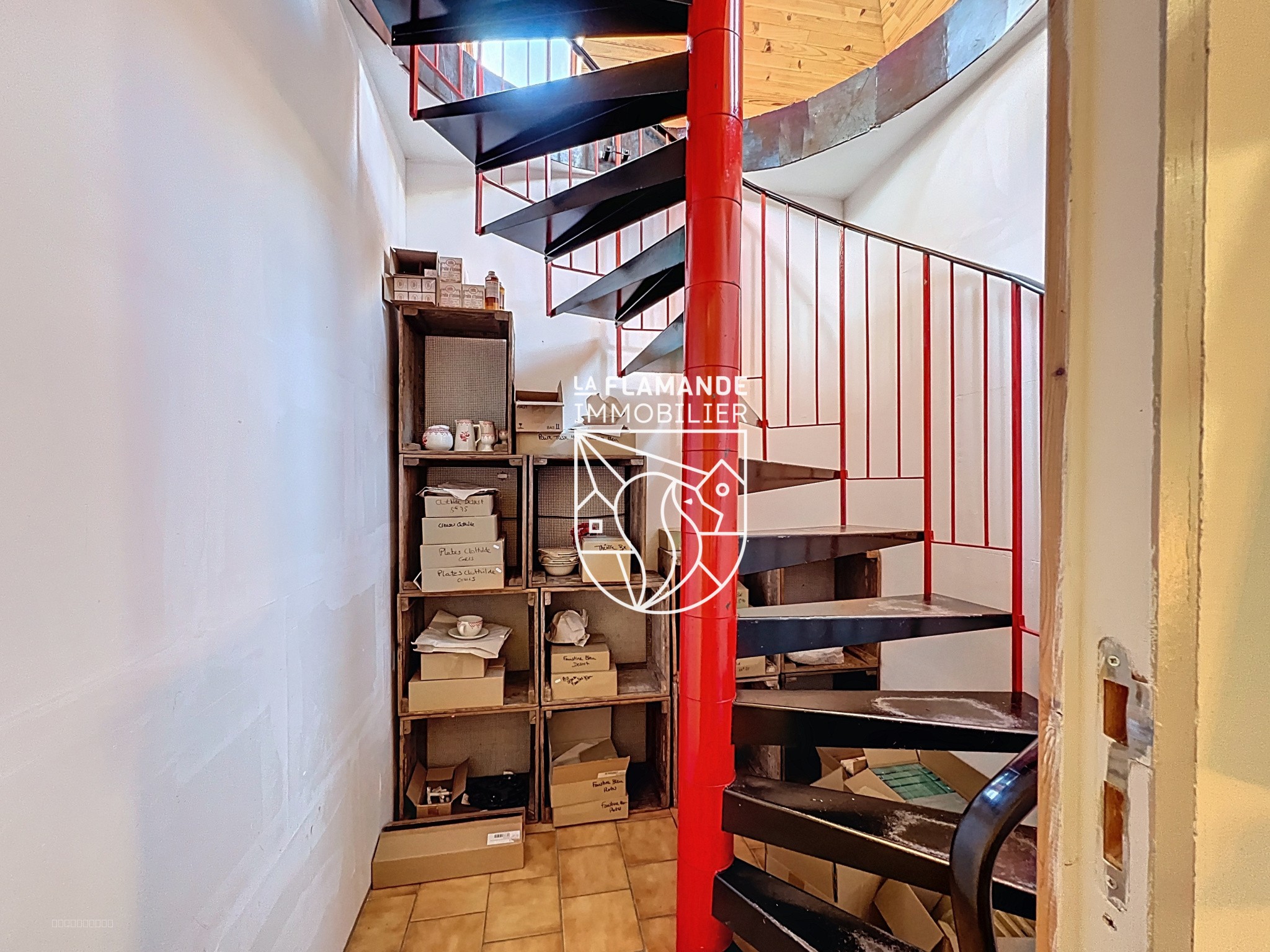 Immeuble à usage mixte — photo 8