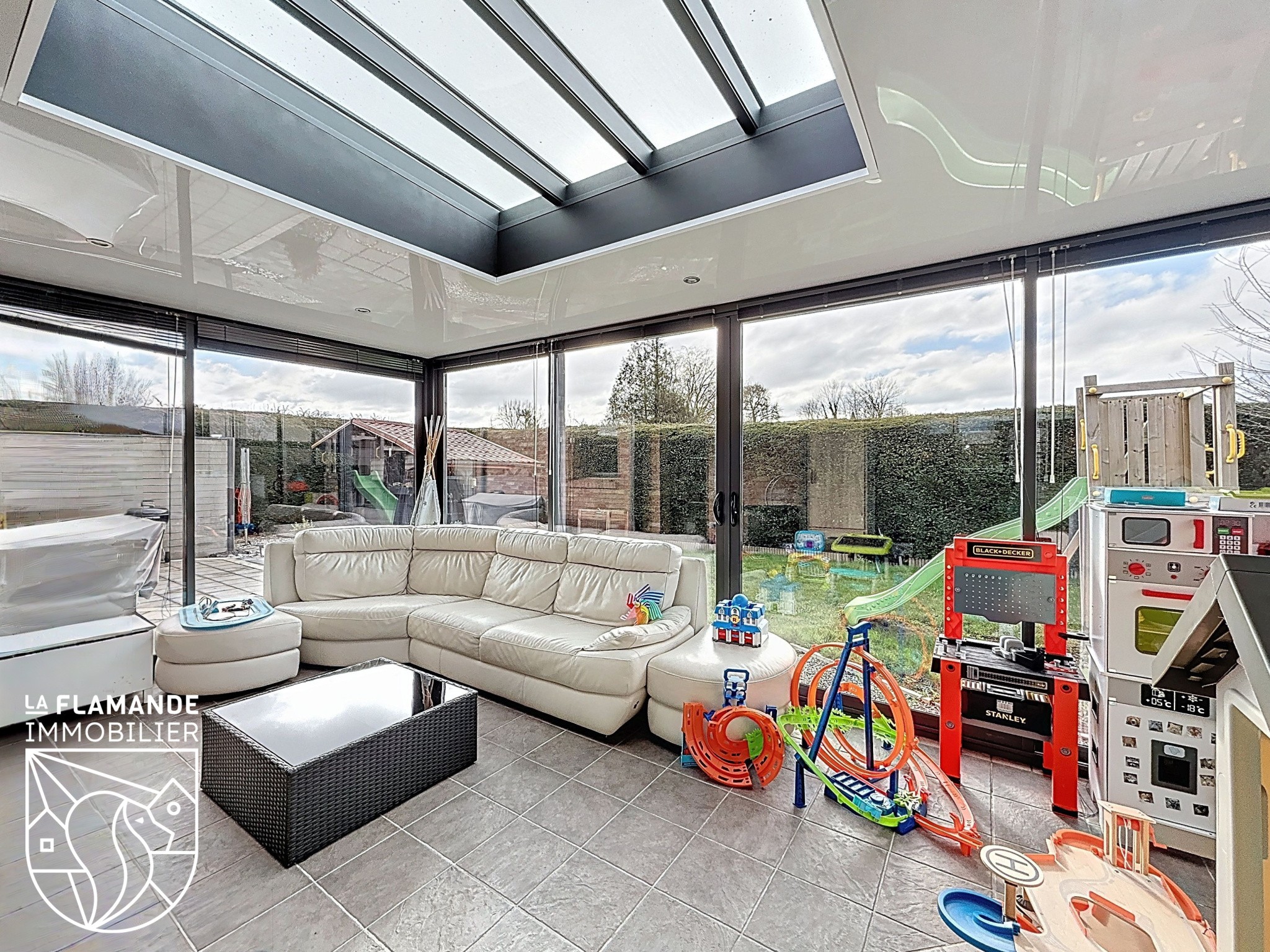 Maison familiale avec jardin et garage à PRADELLES — photo 6